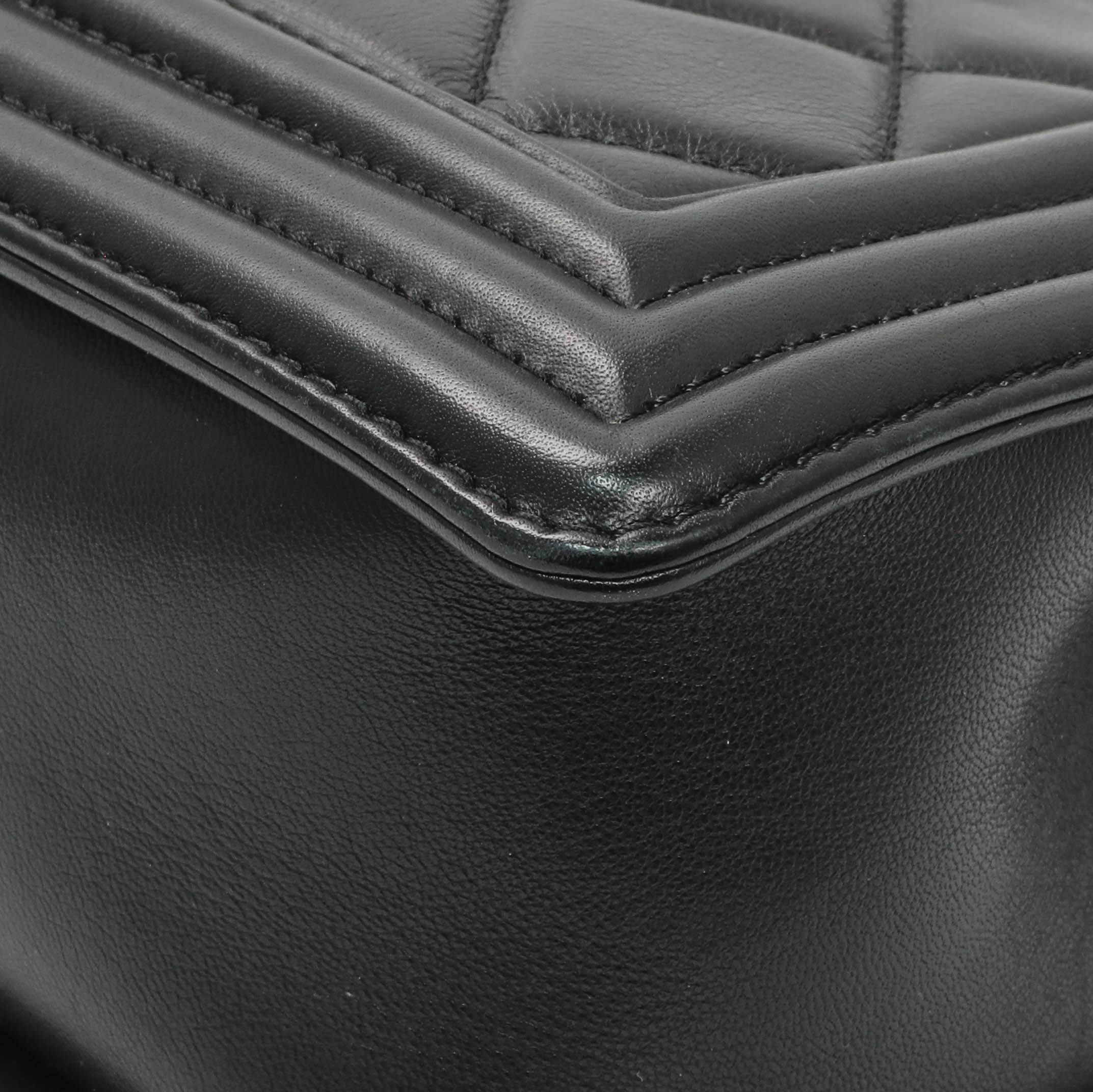 Chanel Black Quilted Lambskin Medium Boy Flap - Image 8
