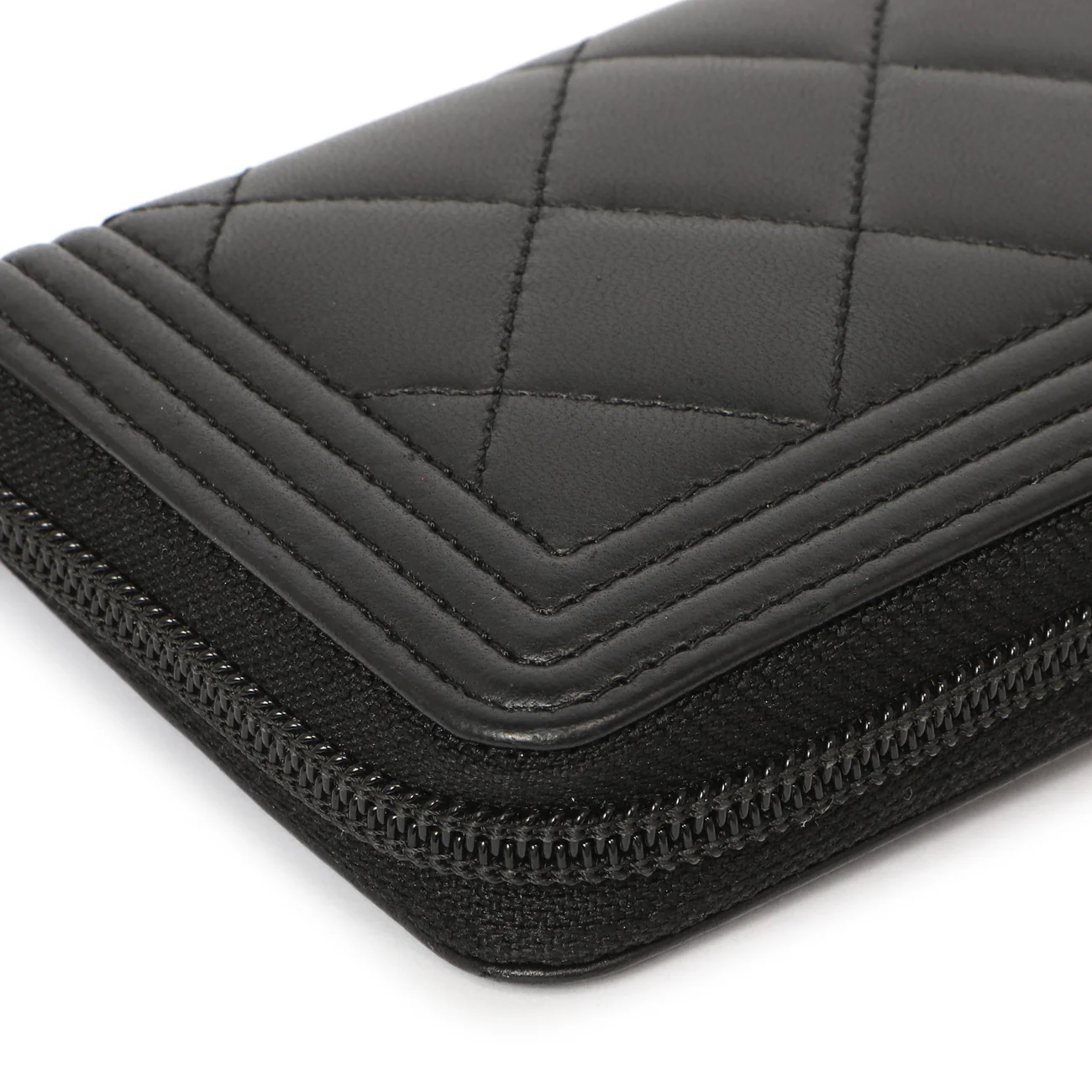 Chanel Black Quilted Lambskin Small Boy Zip Around Wallet - Image 10