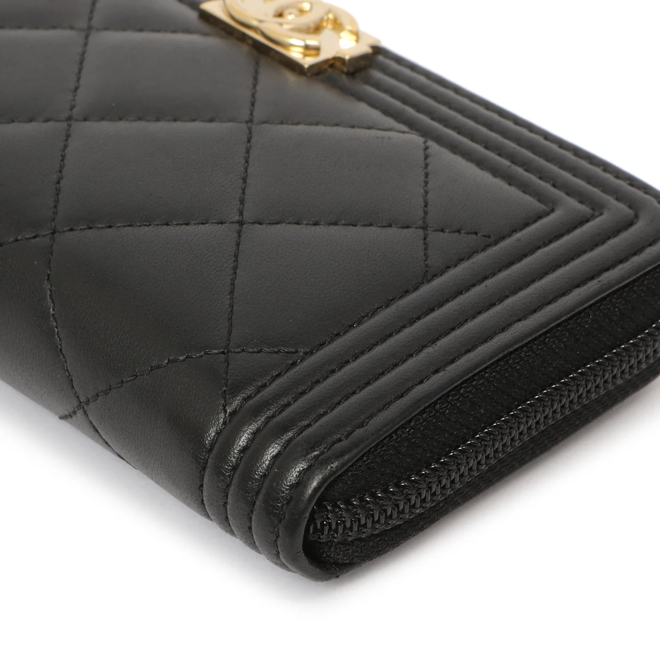 Chanel Black Quilted Lambskin Small Boy Zip Around Wallet - Image 5