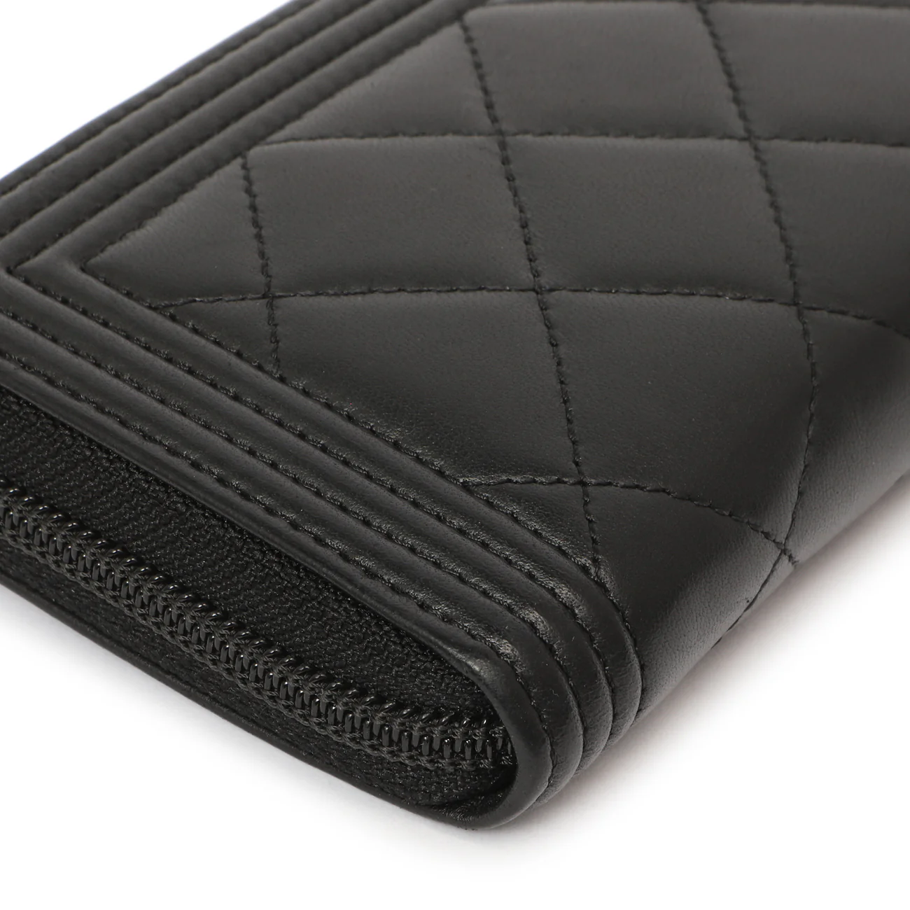Chanel Black Quilted Lambskin Small Boy Zip Around Wallet - Image 6