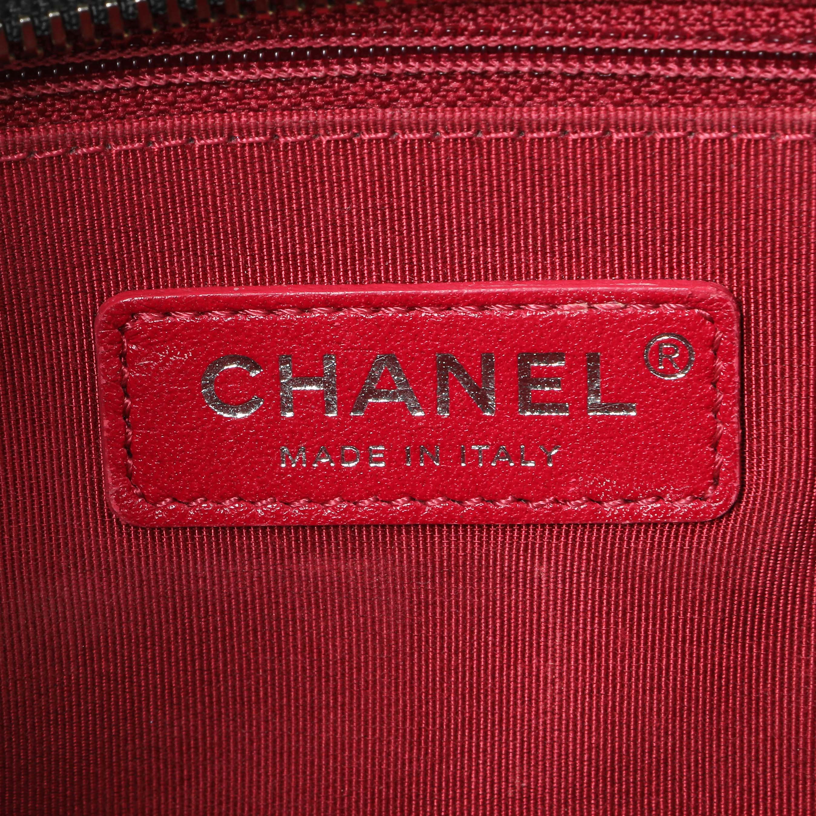 Chanel Black Quilted Patent Goatskin Medium Gabrielle Hobo - Image 5