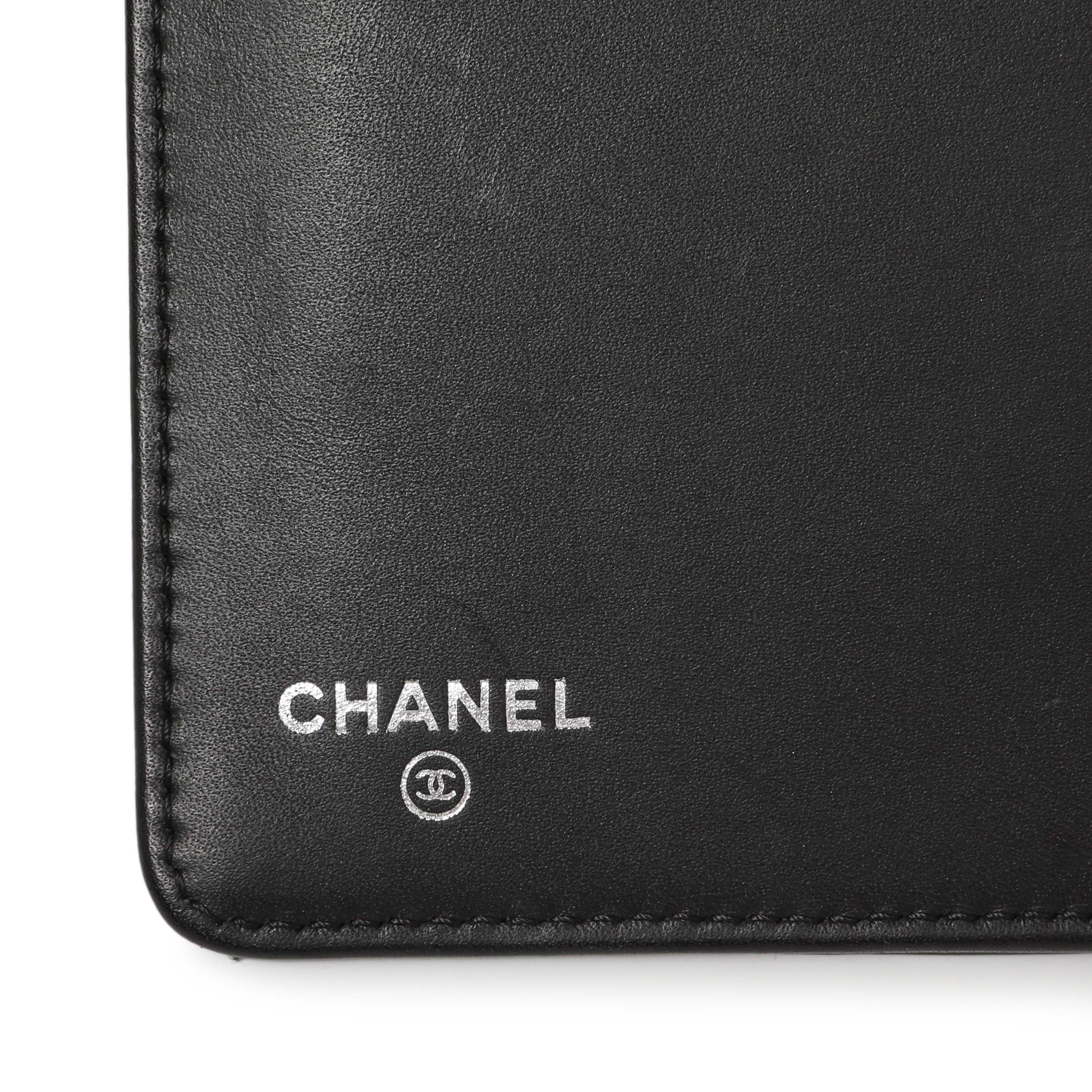 Chanel Black Quilted Patent Yen Wallet - Image 6
