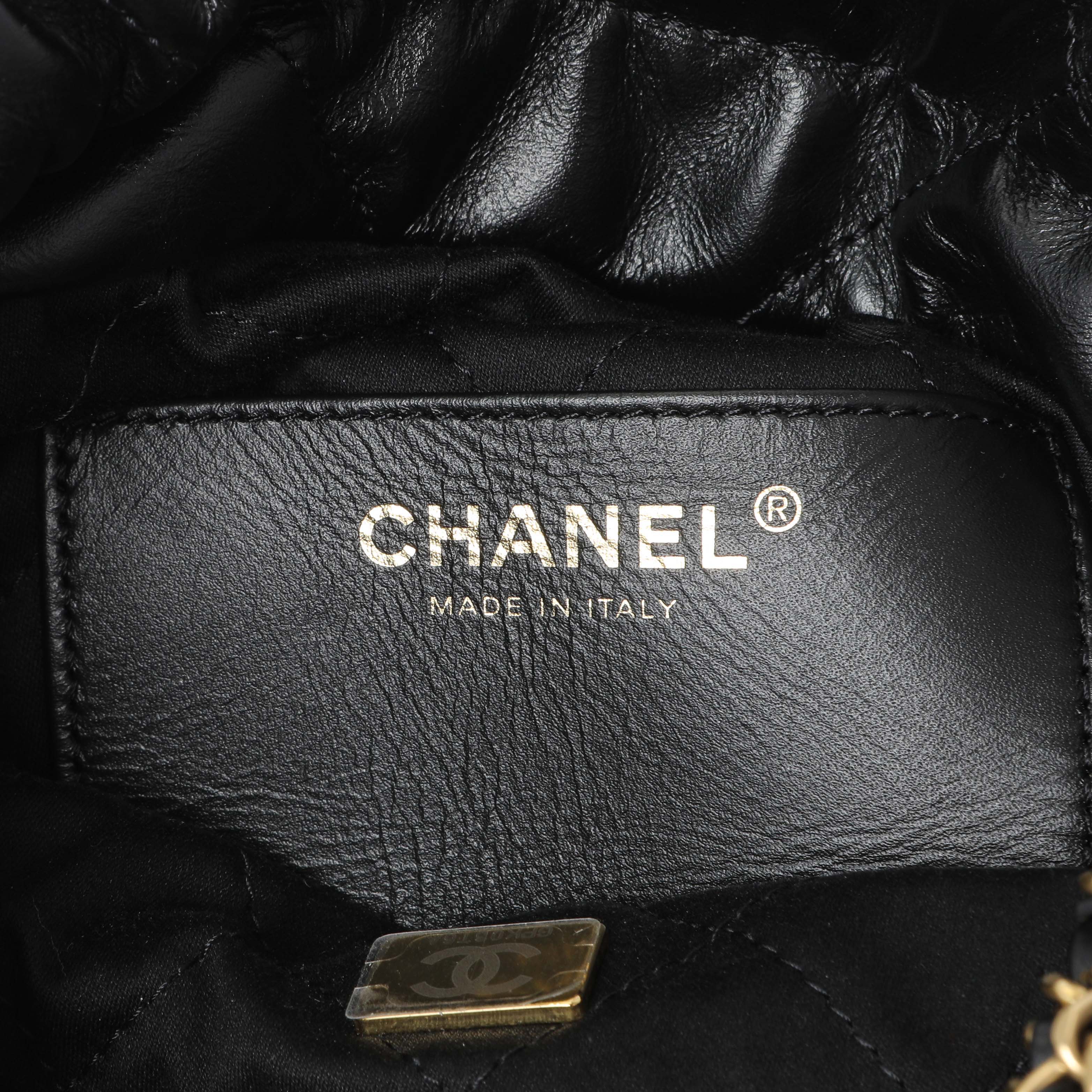 Chanel Black Shiny Calfskin Quilted Mini Chanel 22 - Image 5