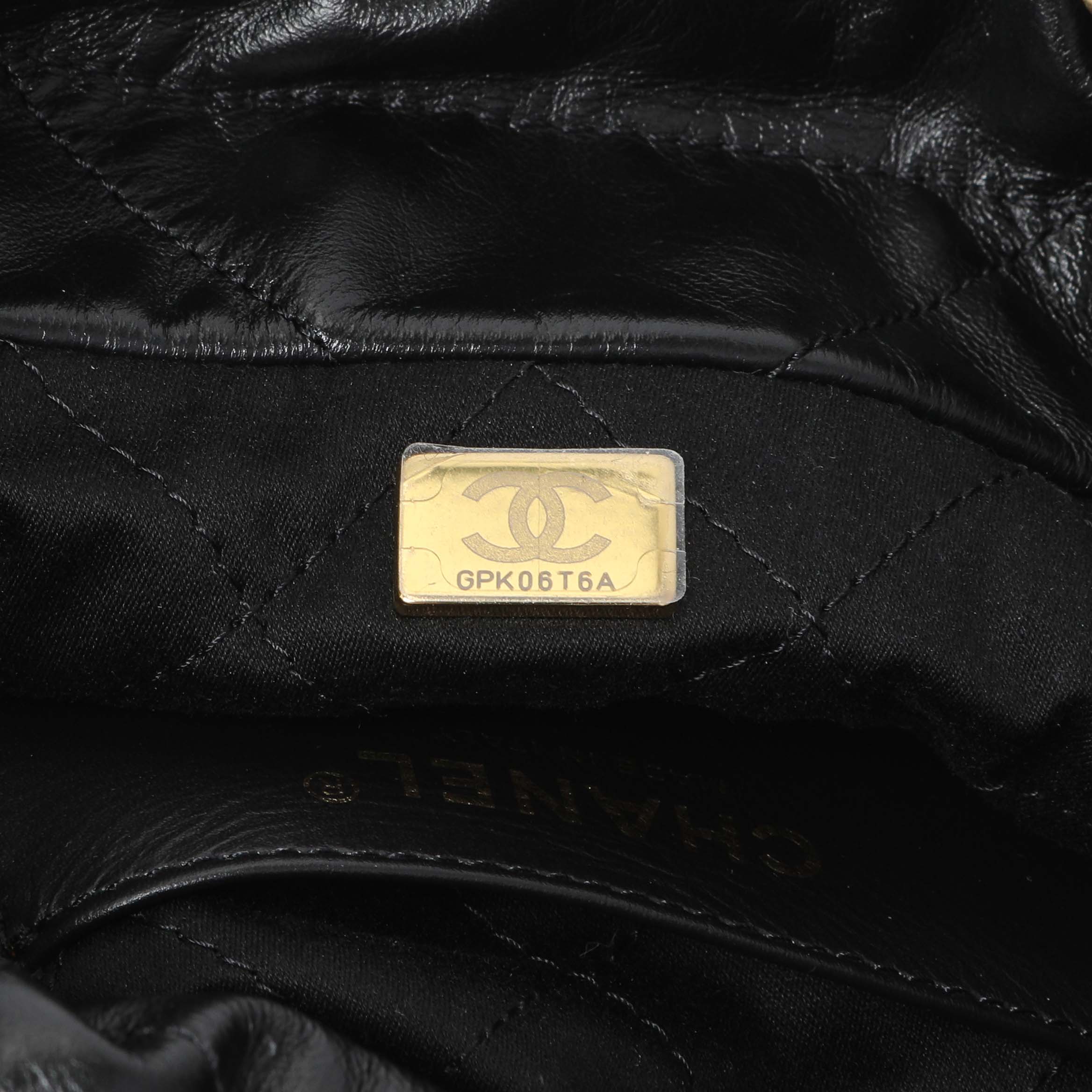 Chanel Black Shiny Calfskin Quilted Mini Chanel 22 - Image 6