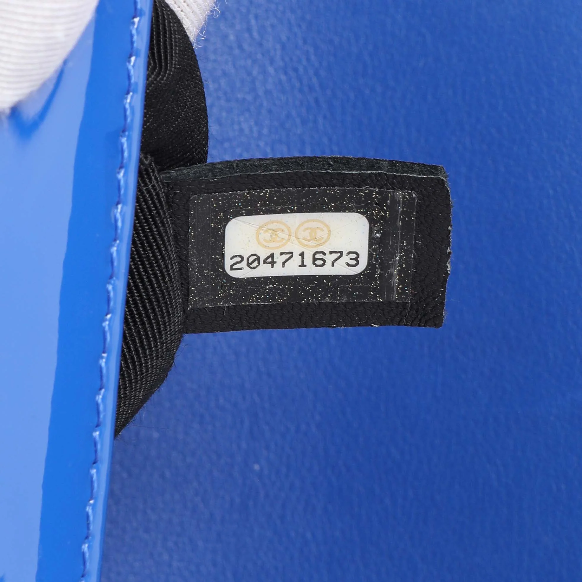 Chanel Blue Quilted Patent Medium Plexiglass Boy Flap - Image 10