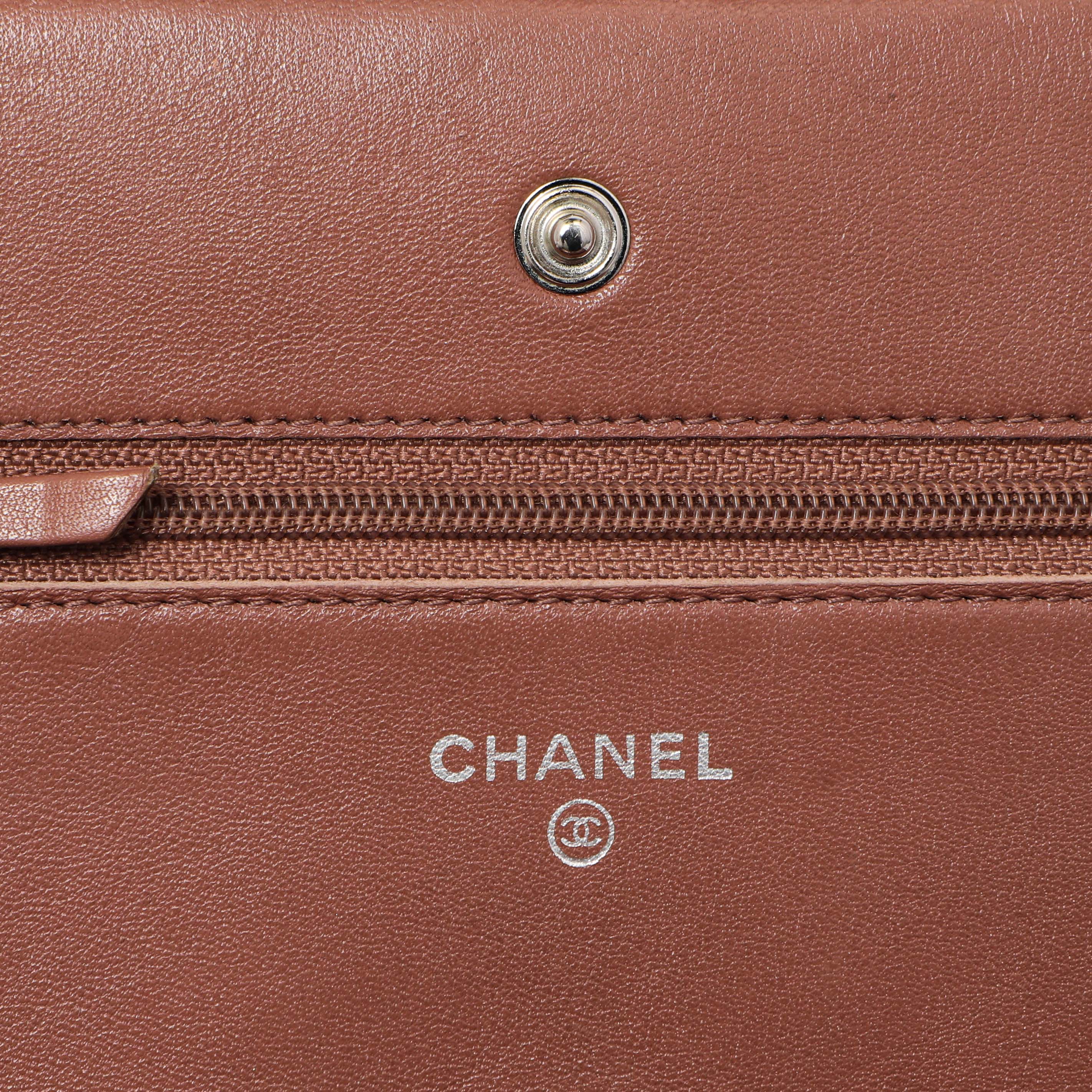 Chanel Bronze Striated Quilted Patent Wallet on Chain - Image 11
