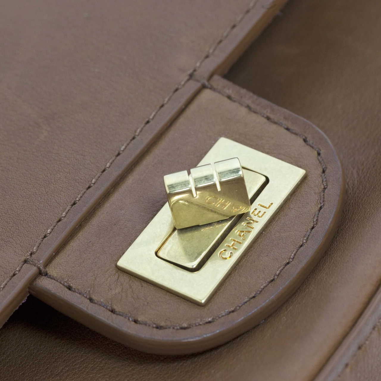 Chanel Brown Smooth Leather 2.55 Nude Bag - Image 12