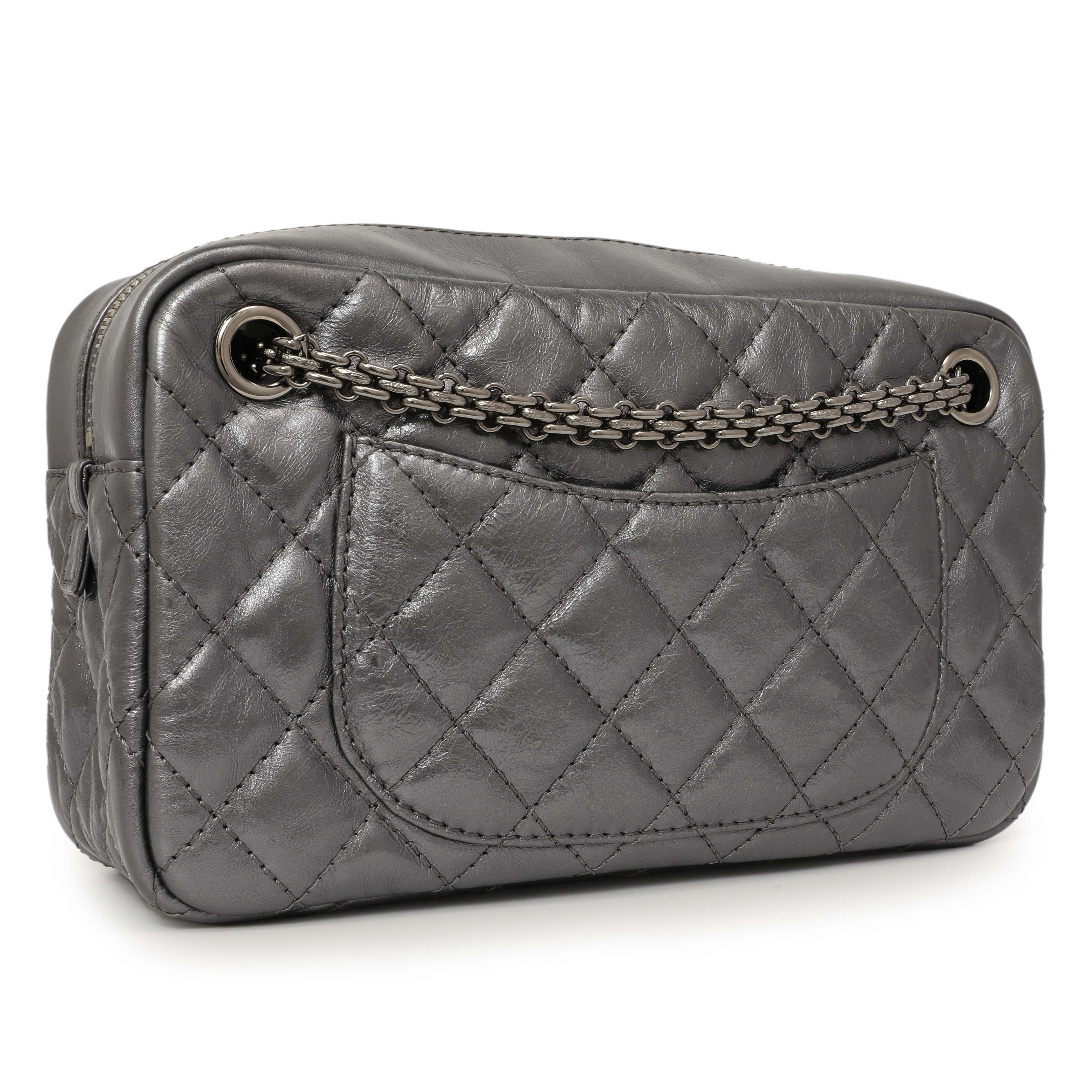 Chanel Dark Silver Metallic Quilted Aged Calfskin Small Reissue Camera Case - Image 2