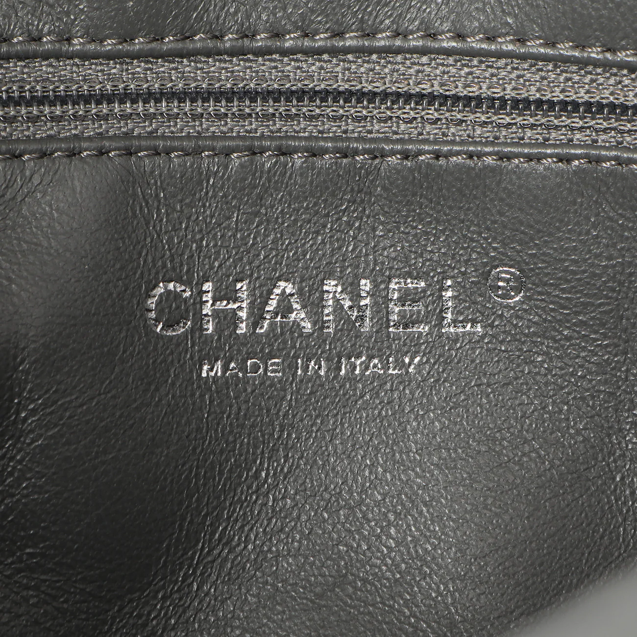 Chanel Grey Aged Calfskin Reissue Camera Bag - Image 10