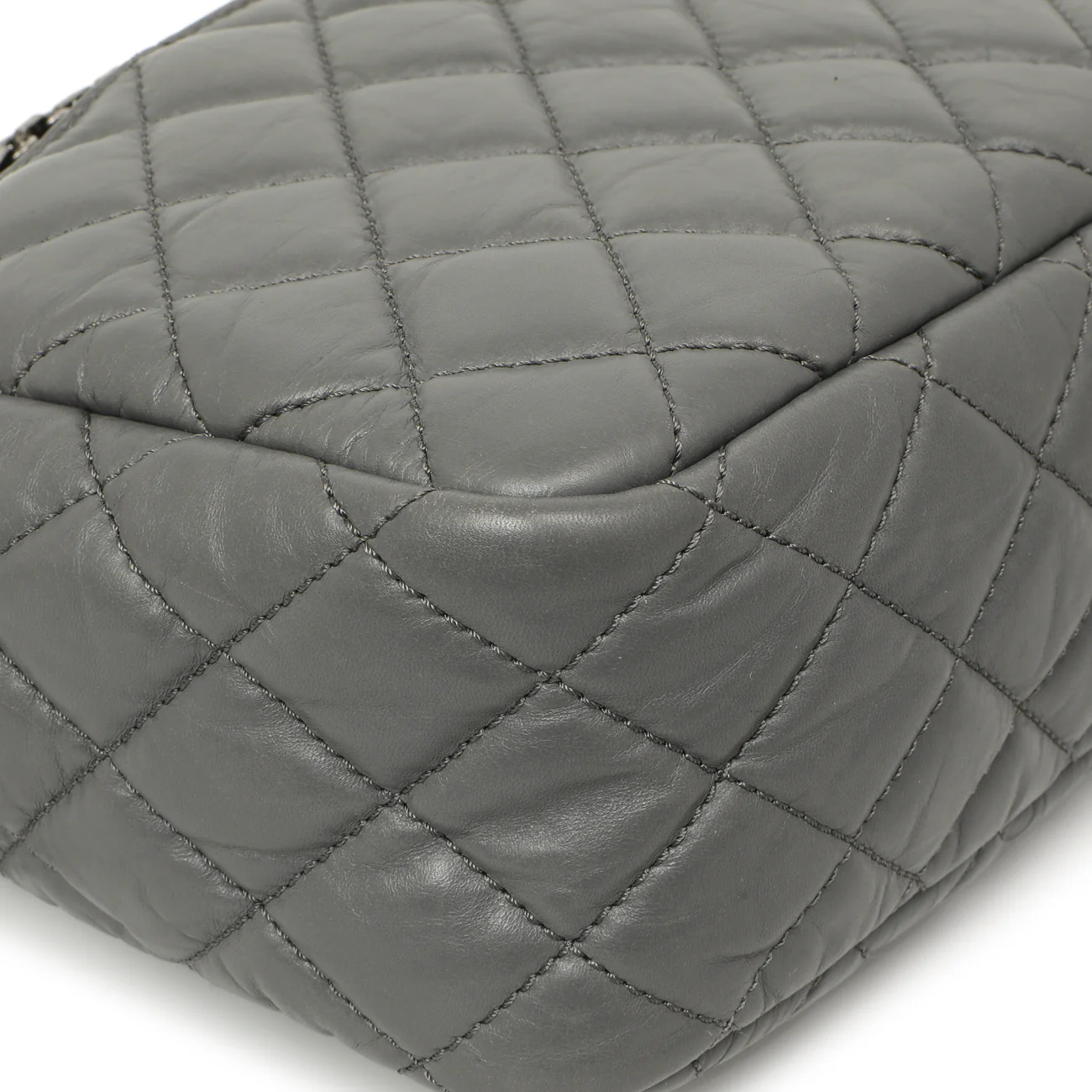 Chanel Grey Aged Calfskin Reissue Camera Bag - Image 5