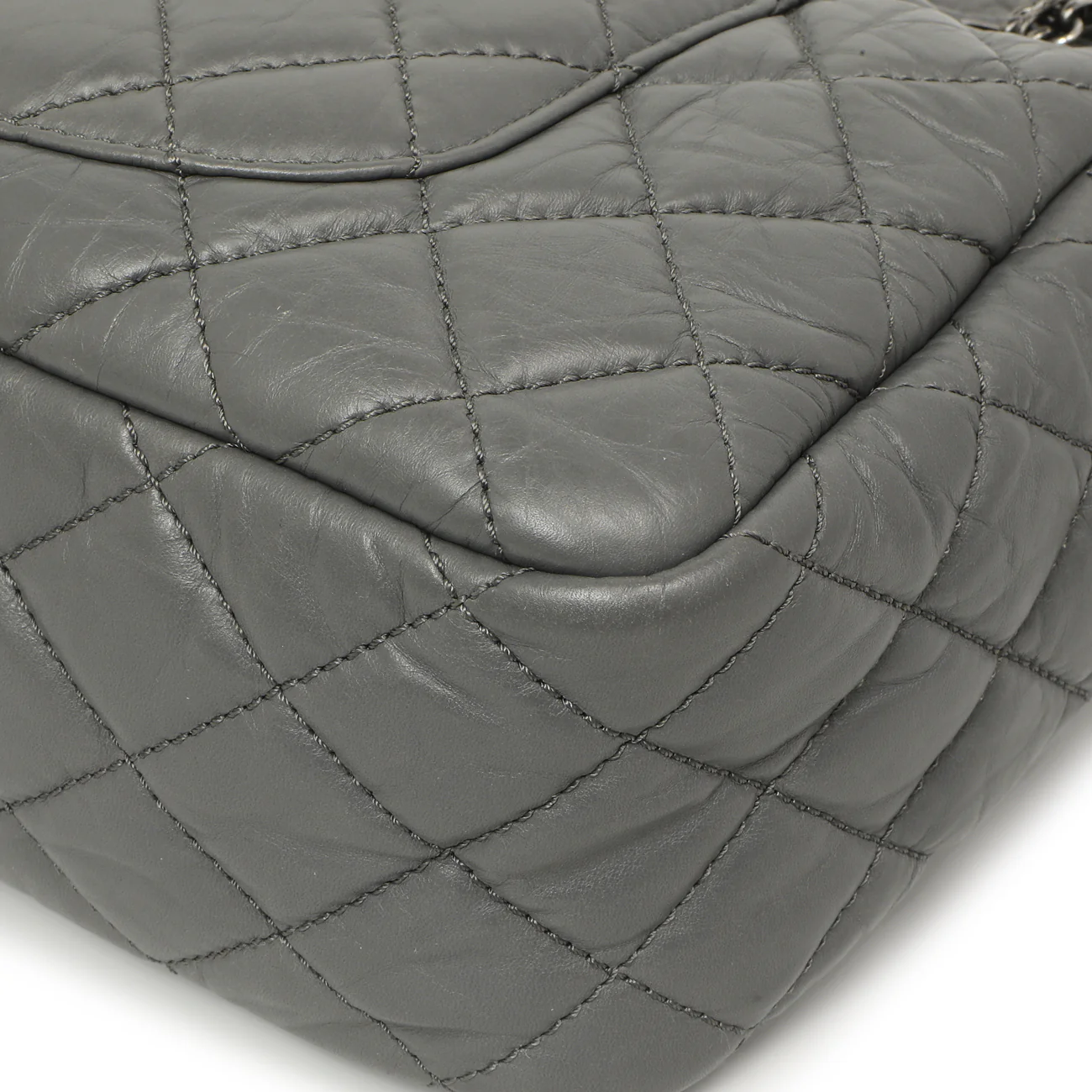 Chanel Grey Aged Calfskin Reissue Camera Bag - Image 8