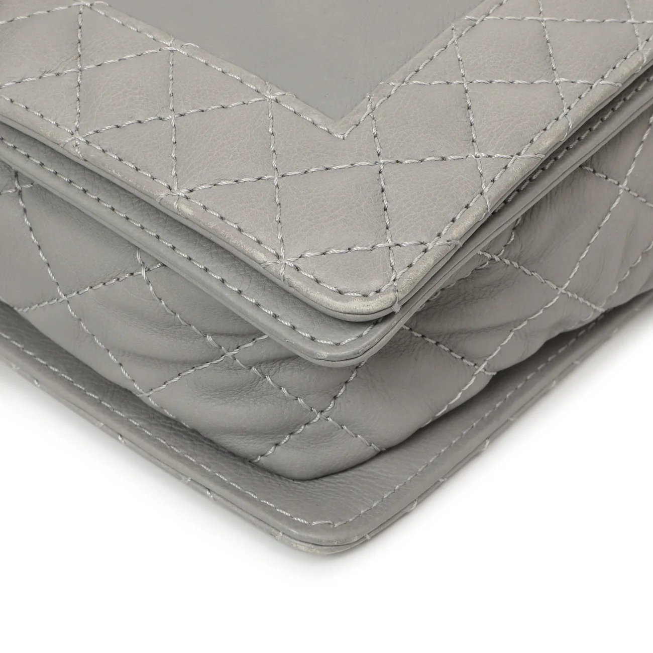 Chanel Grey Calfskin New Medium Boy Reverso Flap - Image 5