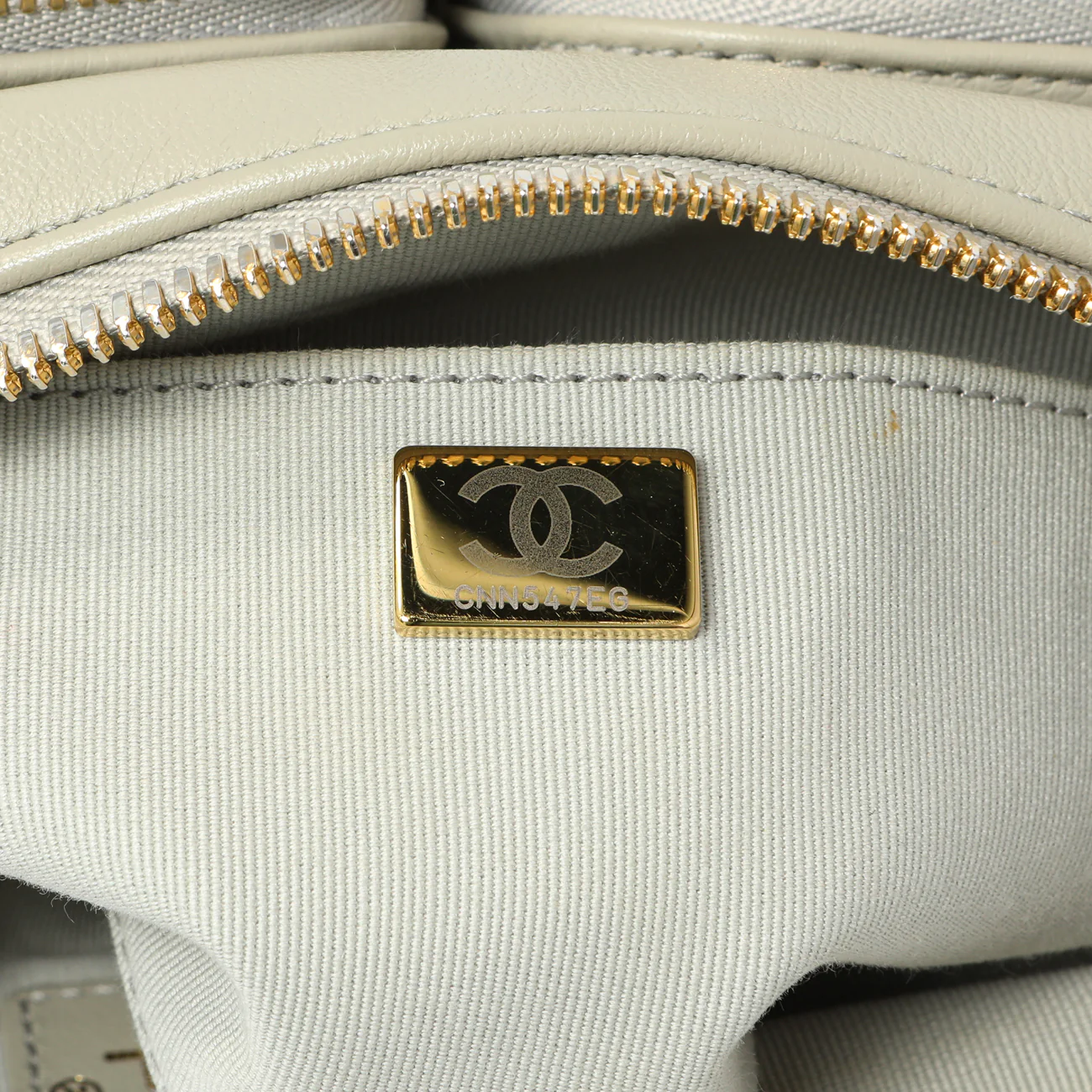 Chanel Grey Quilted Calfskin Small Camera Case - Image 7