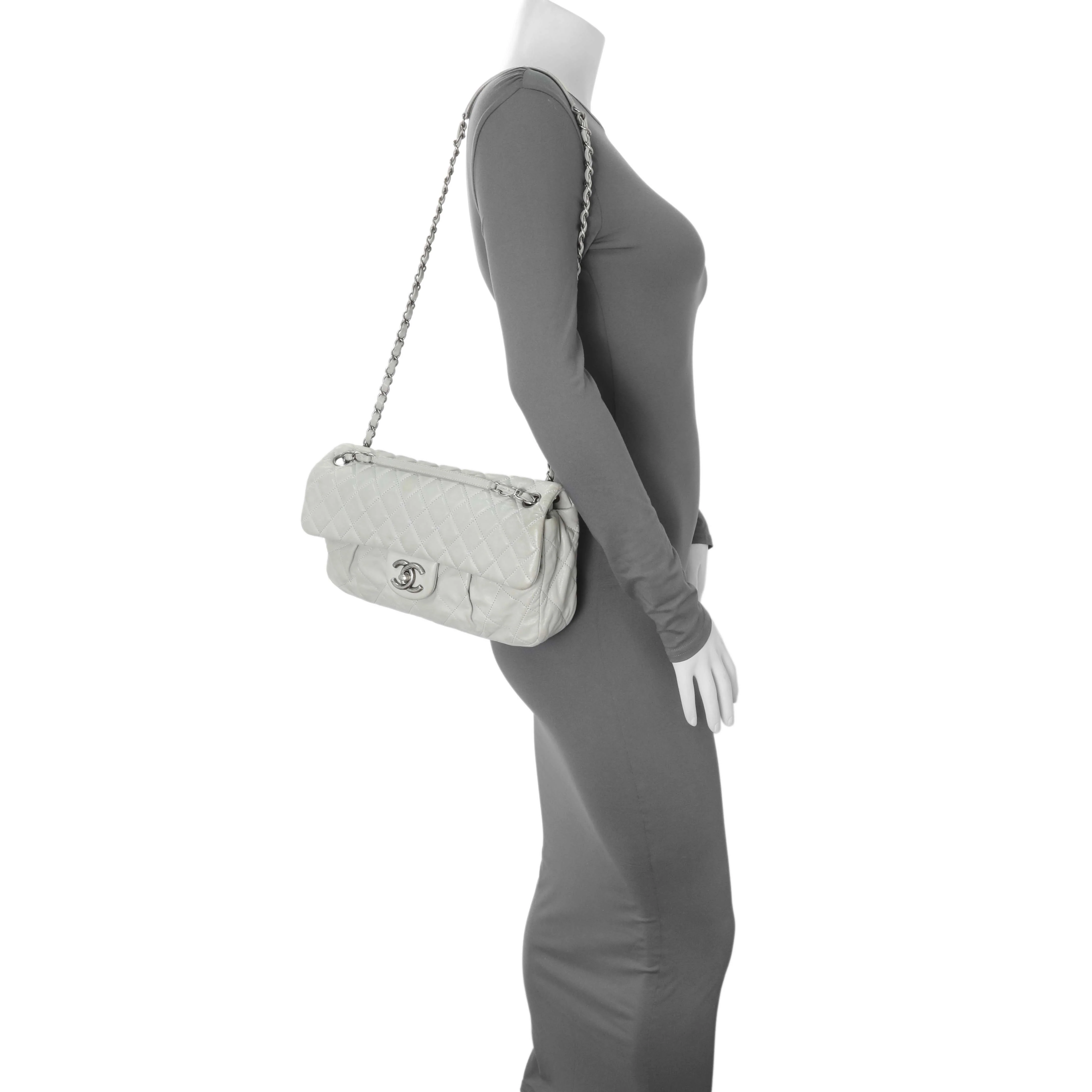 Chanel Grey Quilted Iridescent Calfskin Leather Chic Quilt Flap Bag - Image 12