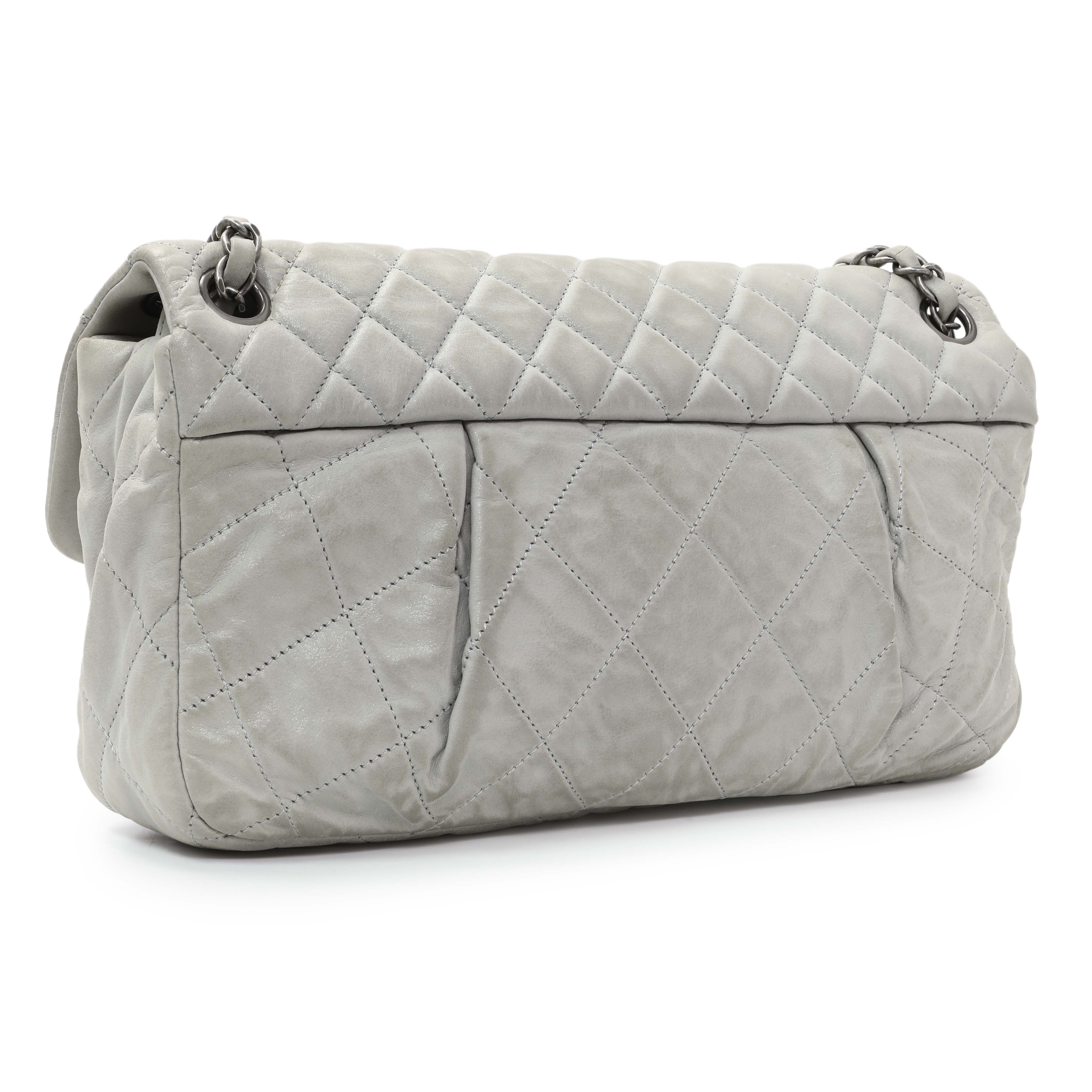 Chanel Grey Quilted Iridescent Calfskin Leather Chic Quilt Flap Bag - Image 2