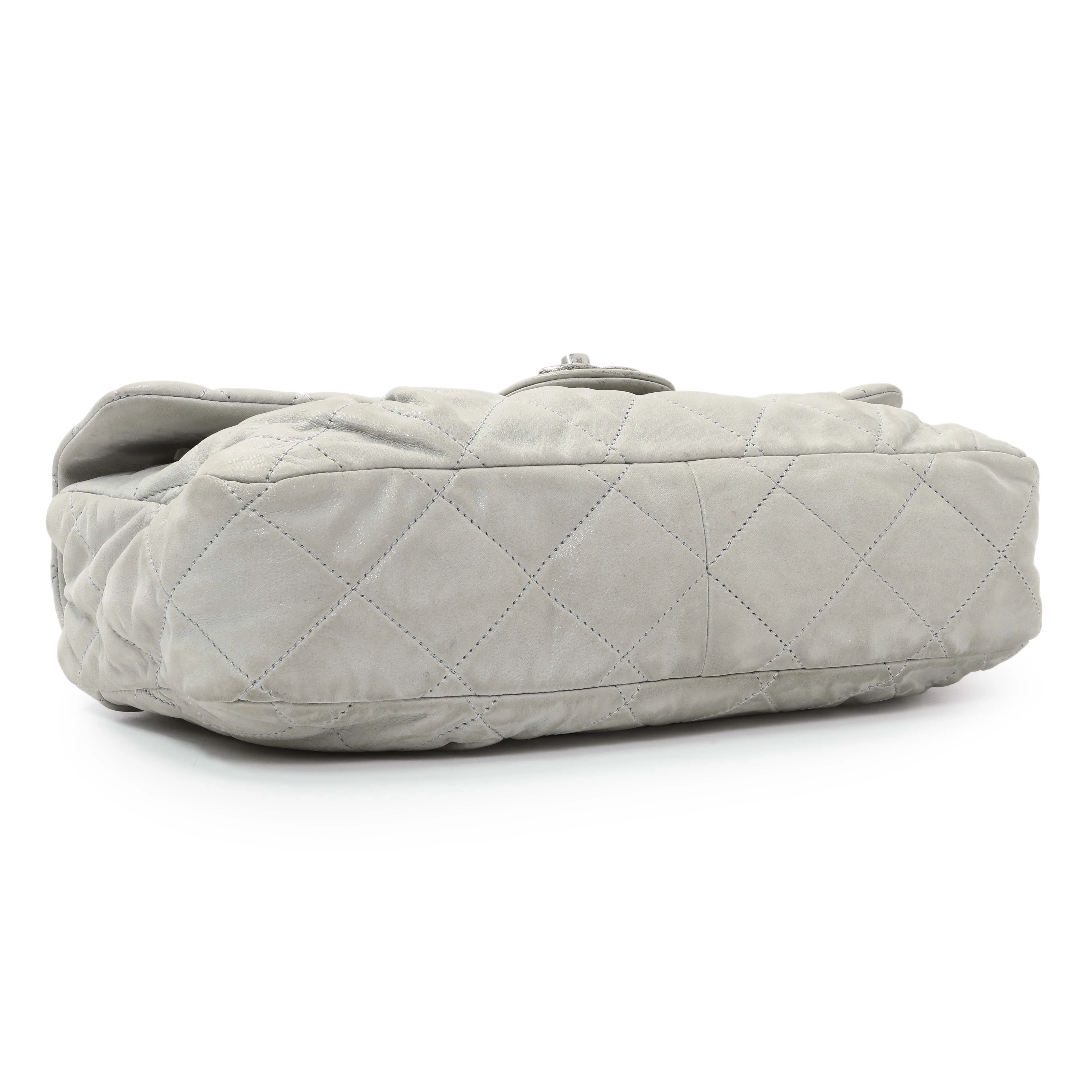 Chanel Grey Quilted Iridescent Calfskin Leather Chic Quilt Flap Bag - Image 3