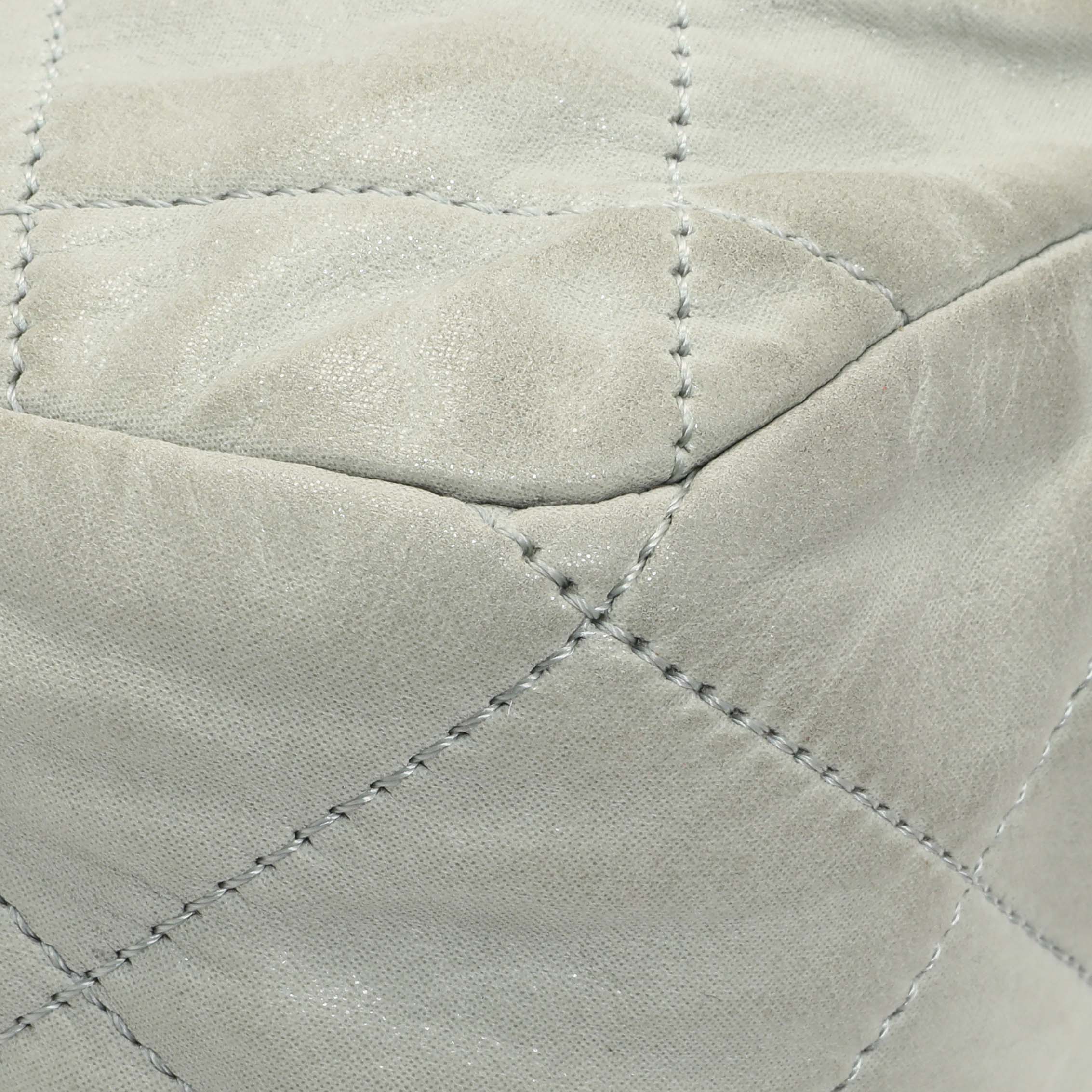 Chanel Grey Quilted Iridescent Calfskin Leather Chic Quilt Flap Bag - Image 6
