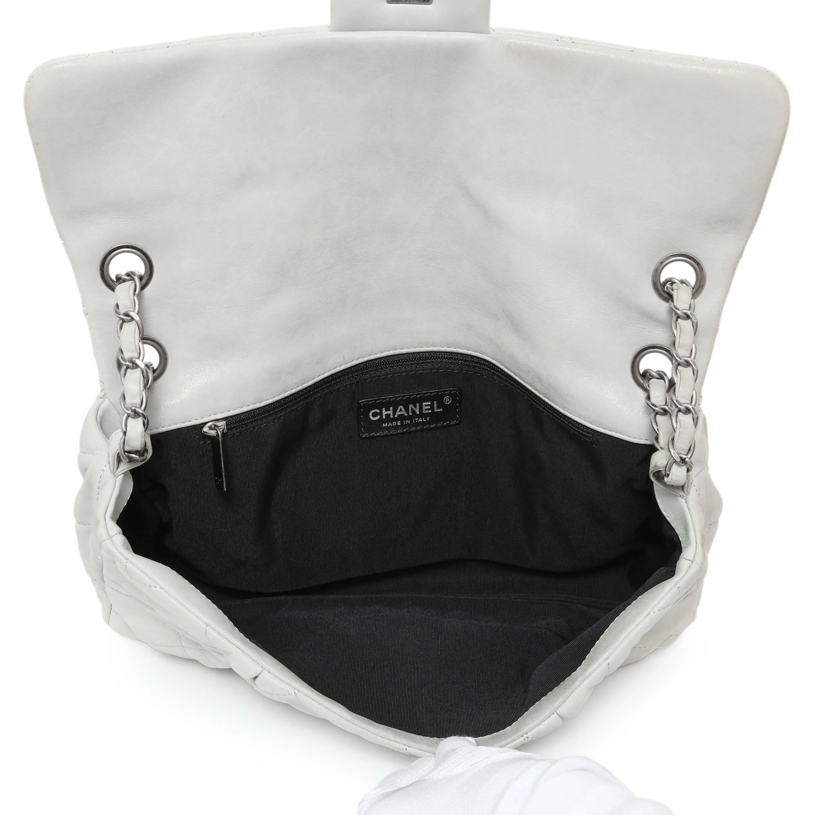 Chanel Grey Quilted Iridescent Calfskin Leather Chic Quilt Flap Bag - Image 8