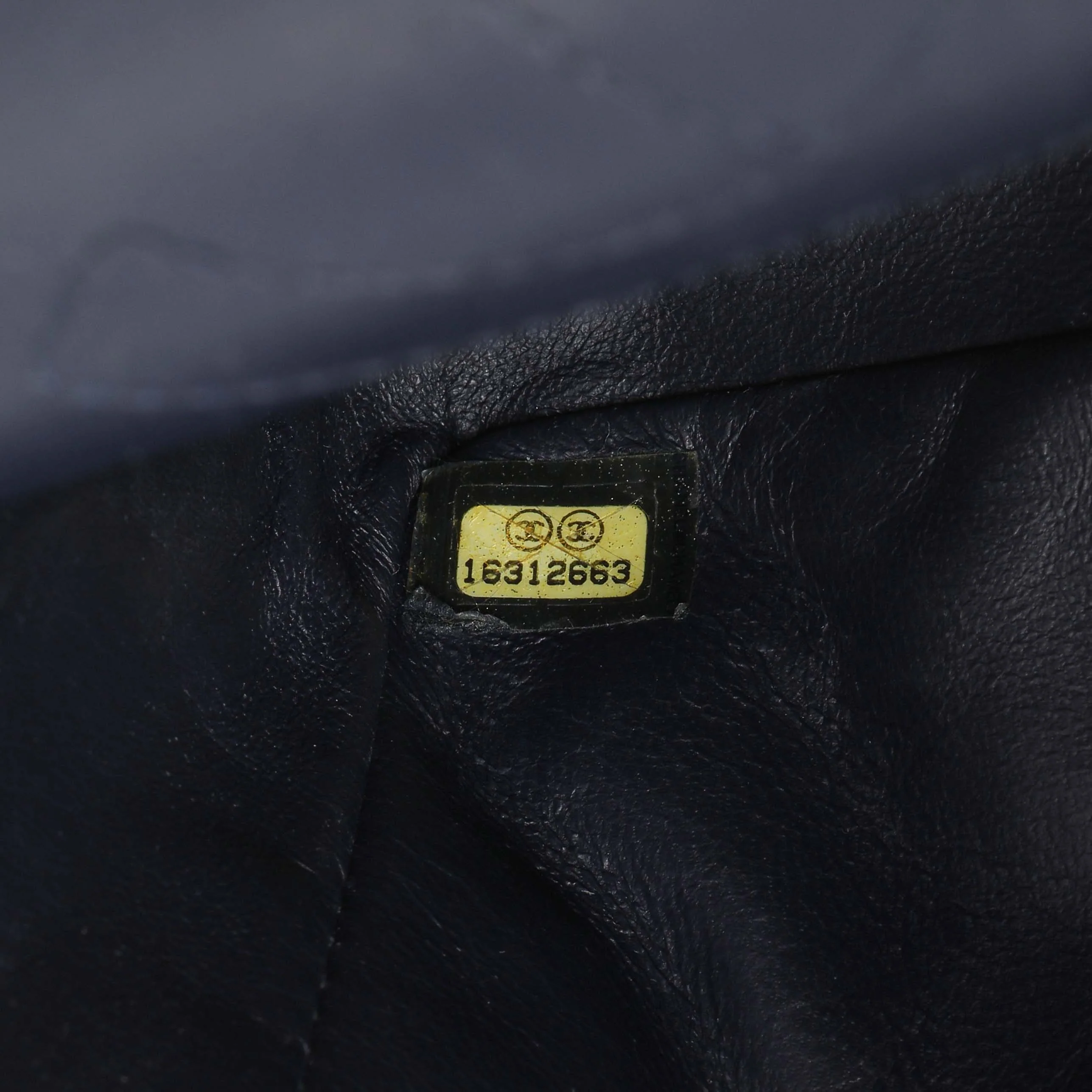 Chanel Navy Quilted Aged Calfskin 2.55 Reissue 225 Flap - Image 12