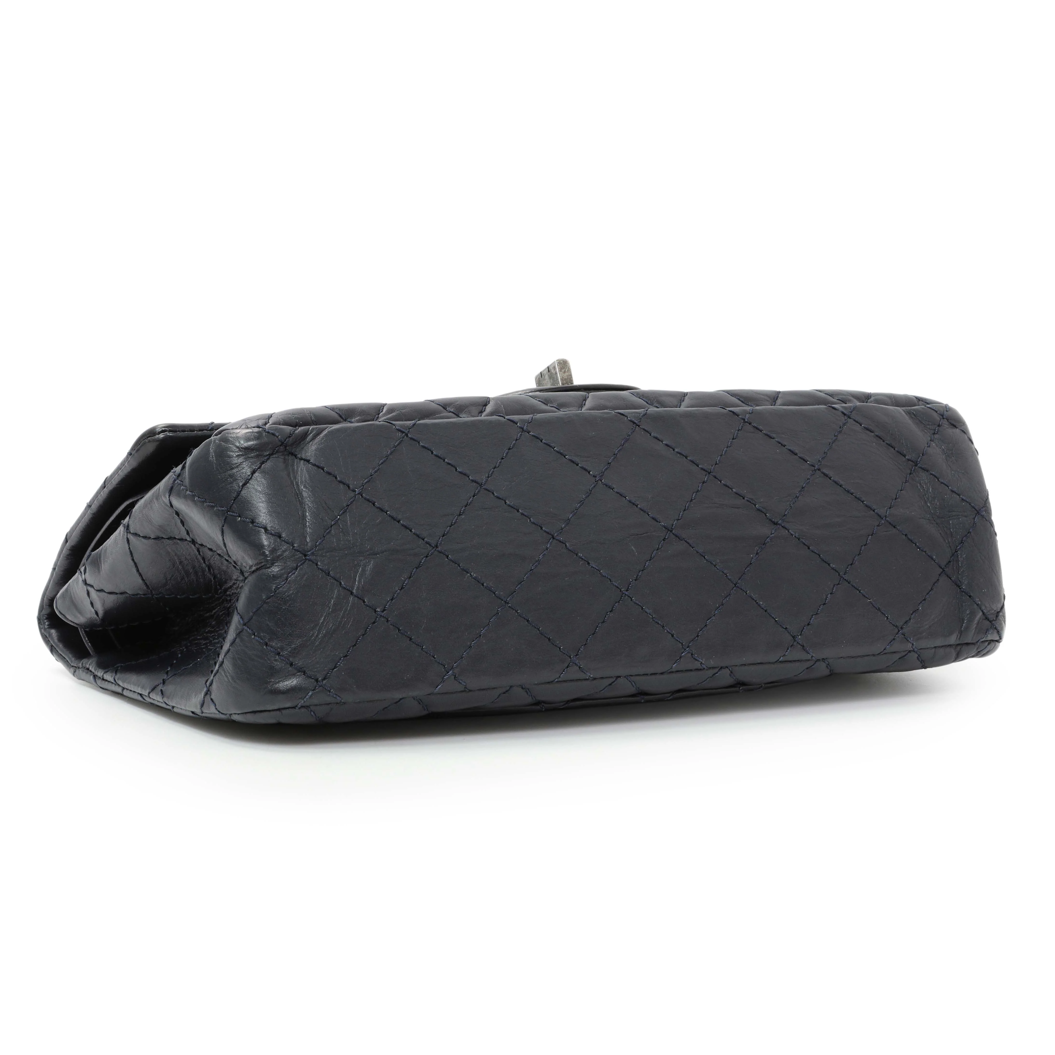 Chanel Navy Quilted Aged Calfskin 2.55 Reissue 225 Flap - Image 3