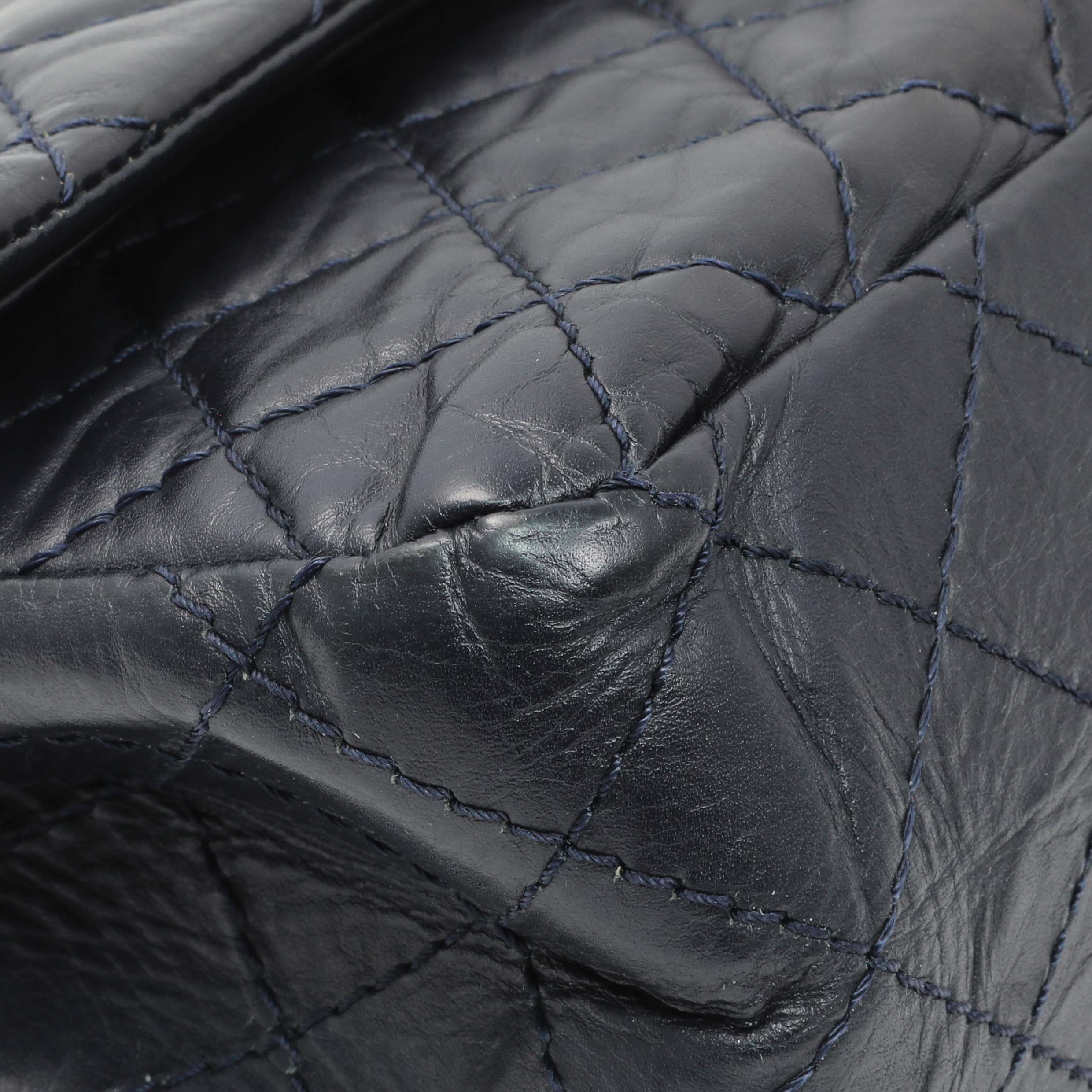 Chanel Navy Quilted Aged Calfskin 2.55 Reissue 225 Flap - Image 4
