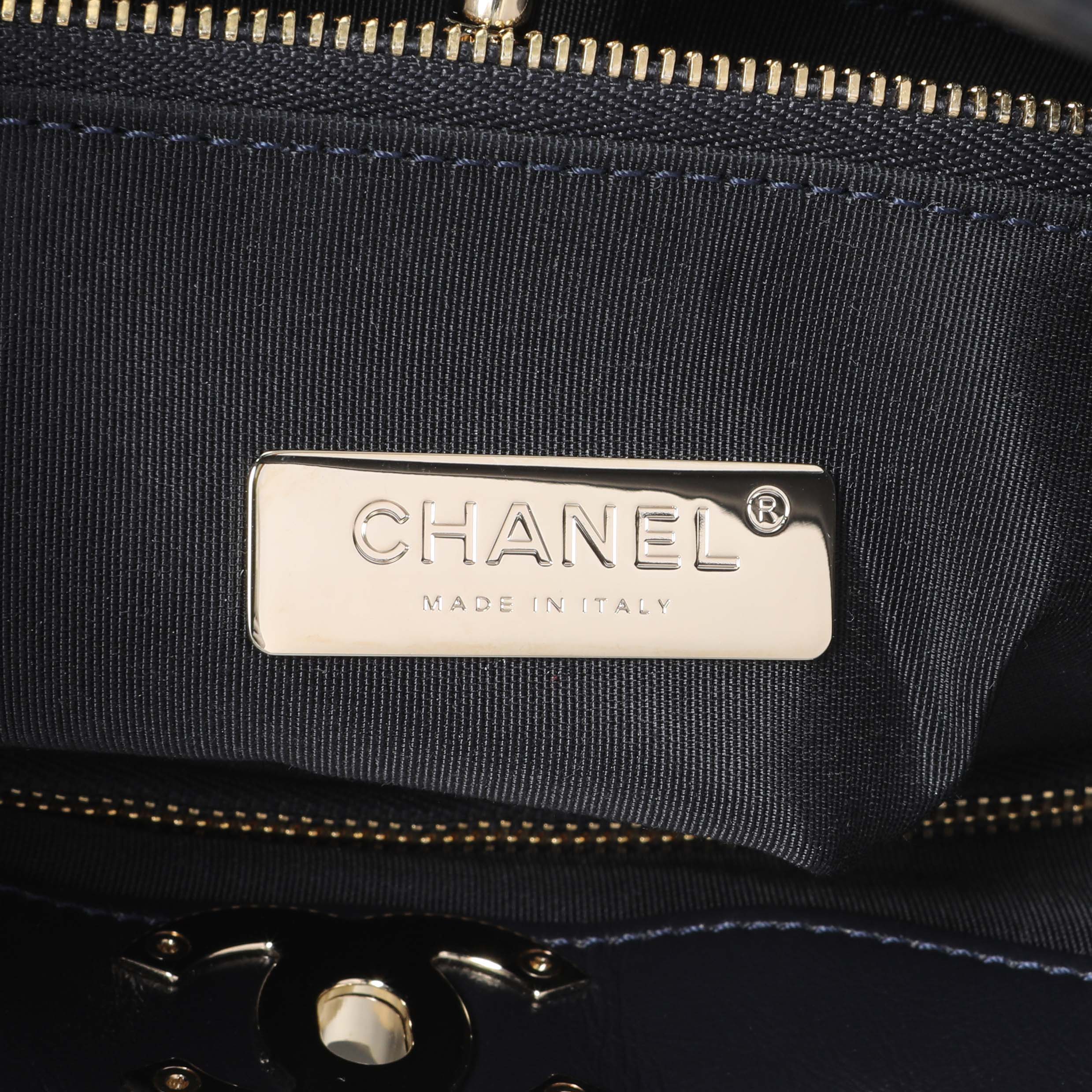 Chanel Navy Quilted Aged Calfskin Large 31 Shopping Tote - Image 5