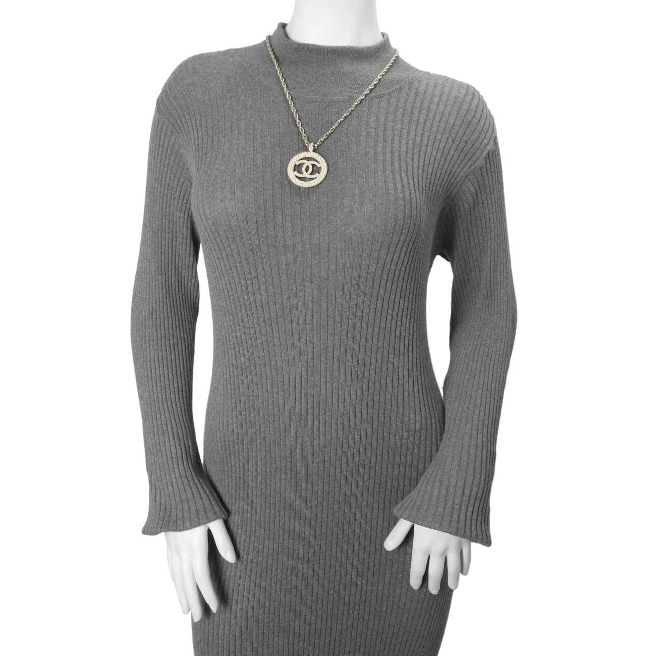 Chanel Pearl CC Pendant    Necklace - Image 5