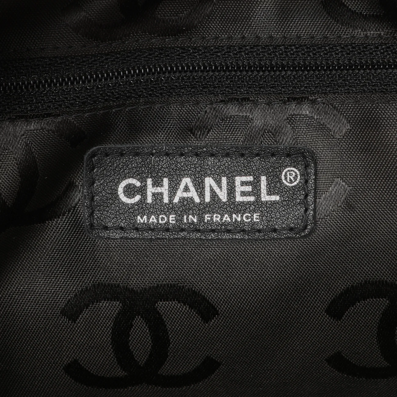 Chanel Pink Quilted Calfskin Large Cambon Bowler - Image 13