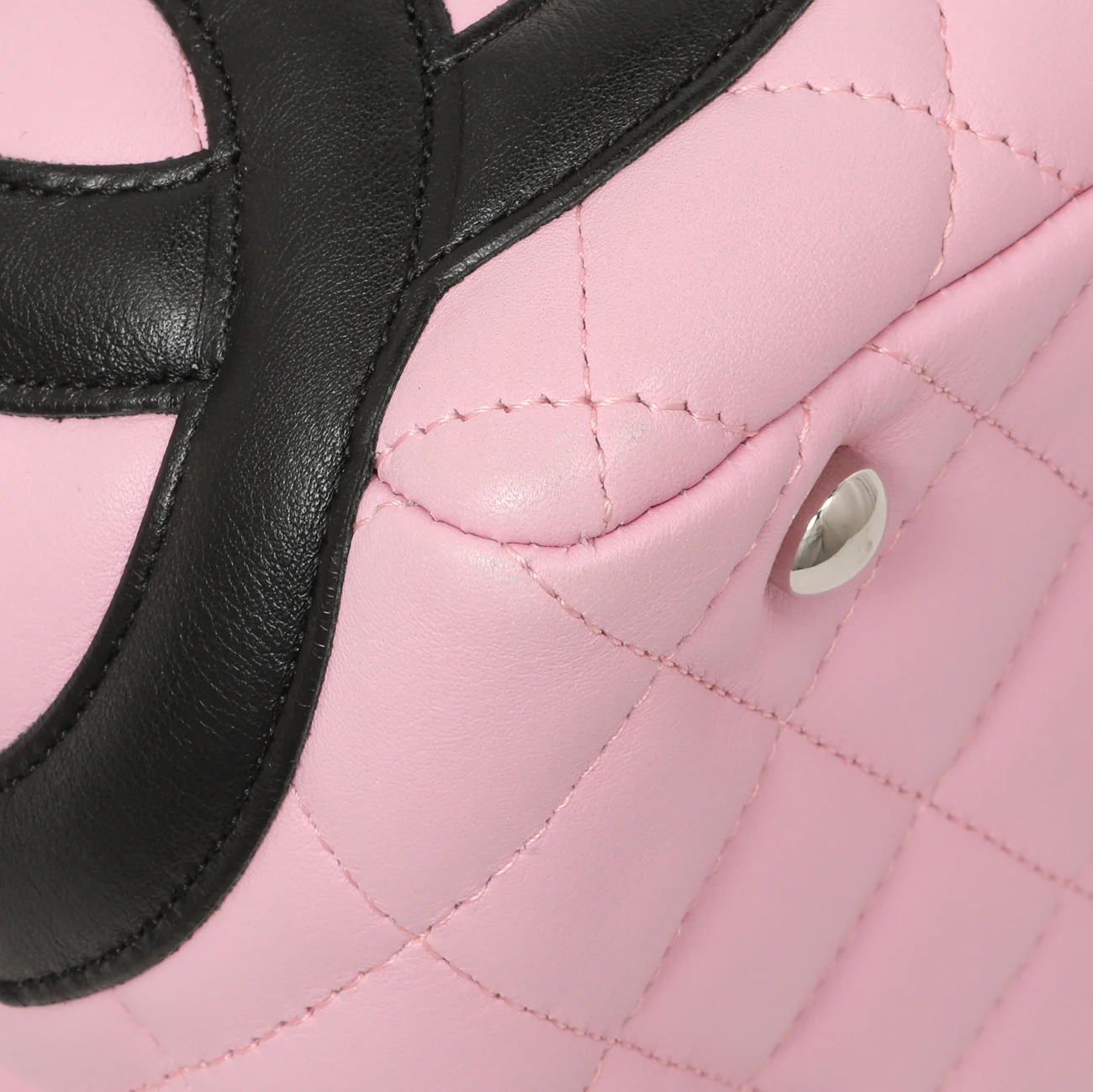 Chanel Pink Quilted Calfskin Large Cambon Bowler - Image 4
