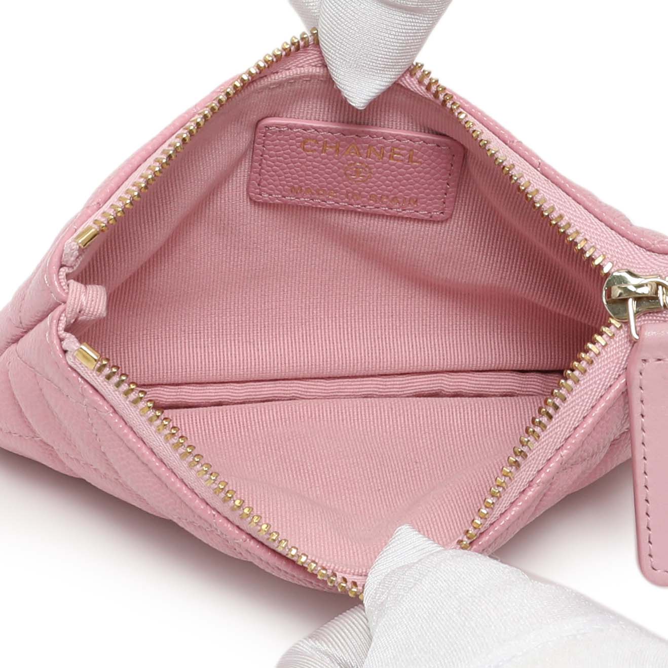 Chanel Pink Quilted Caviar Small Cosmetic Case - Image 4