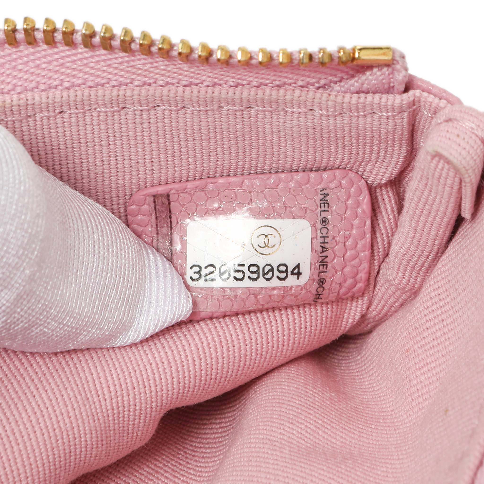 Chanel Pink Quilted Caviar Small Cosmetic Case - Image 6