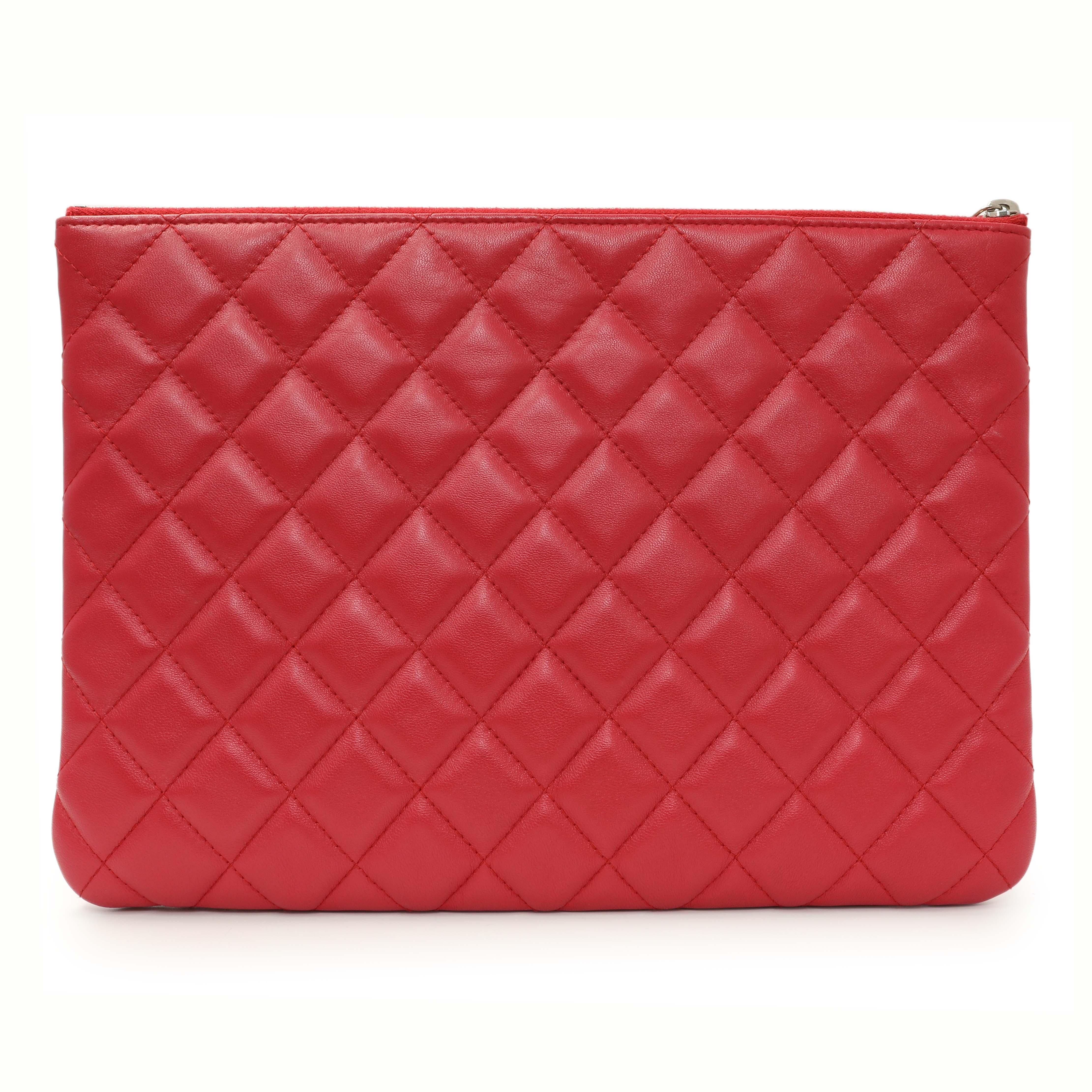 Chanel Pink Quilted Lambskin Medium Cosmetic Case - Image 2