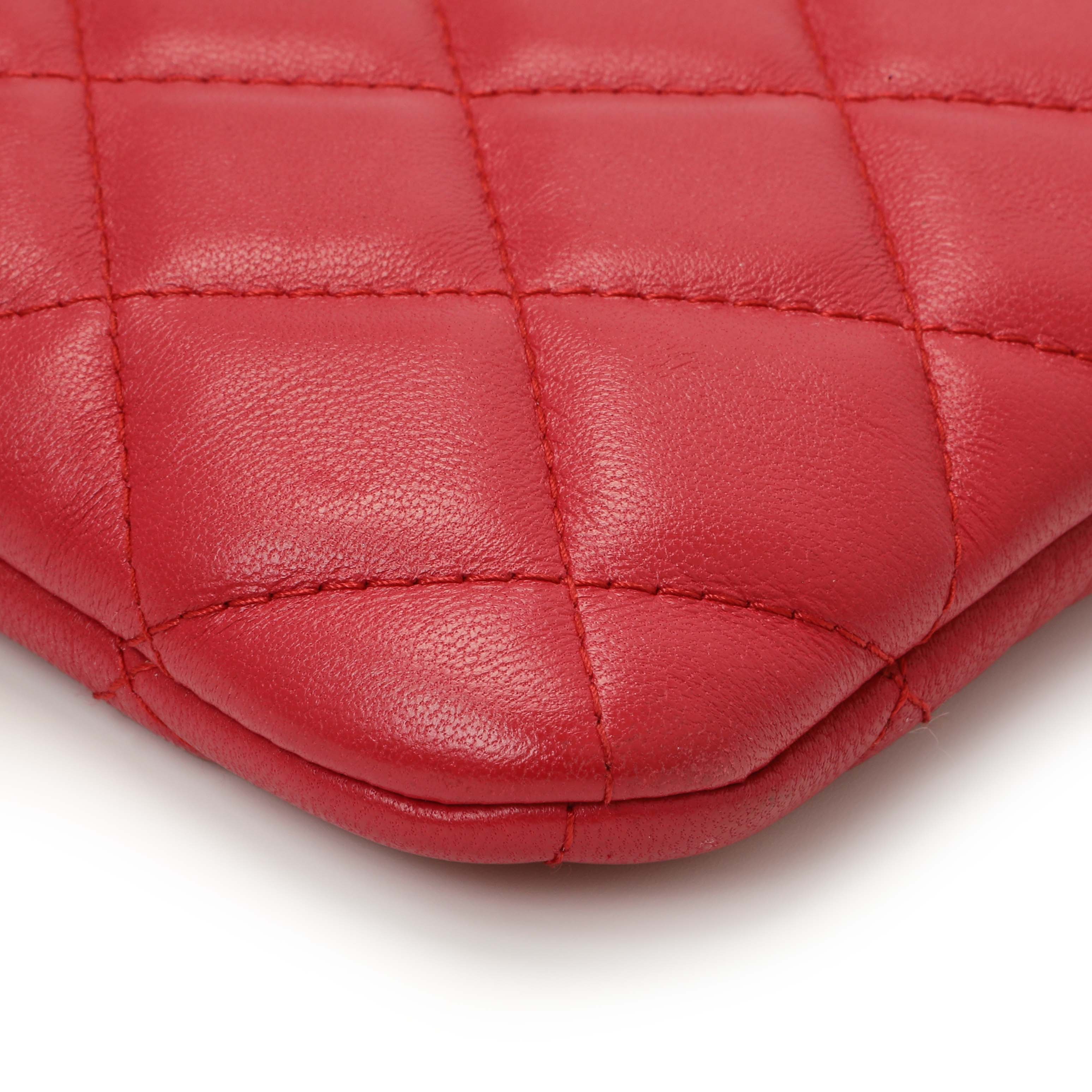 Chanel Pink Quilted Lambskin Medium Cosmetic Case - Image 6