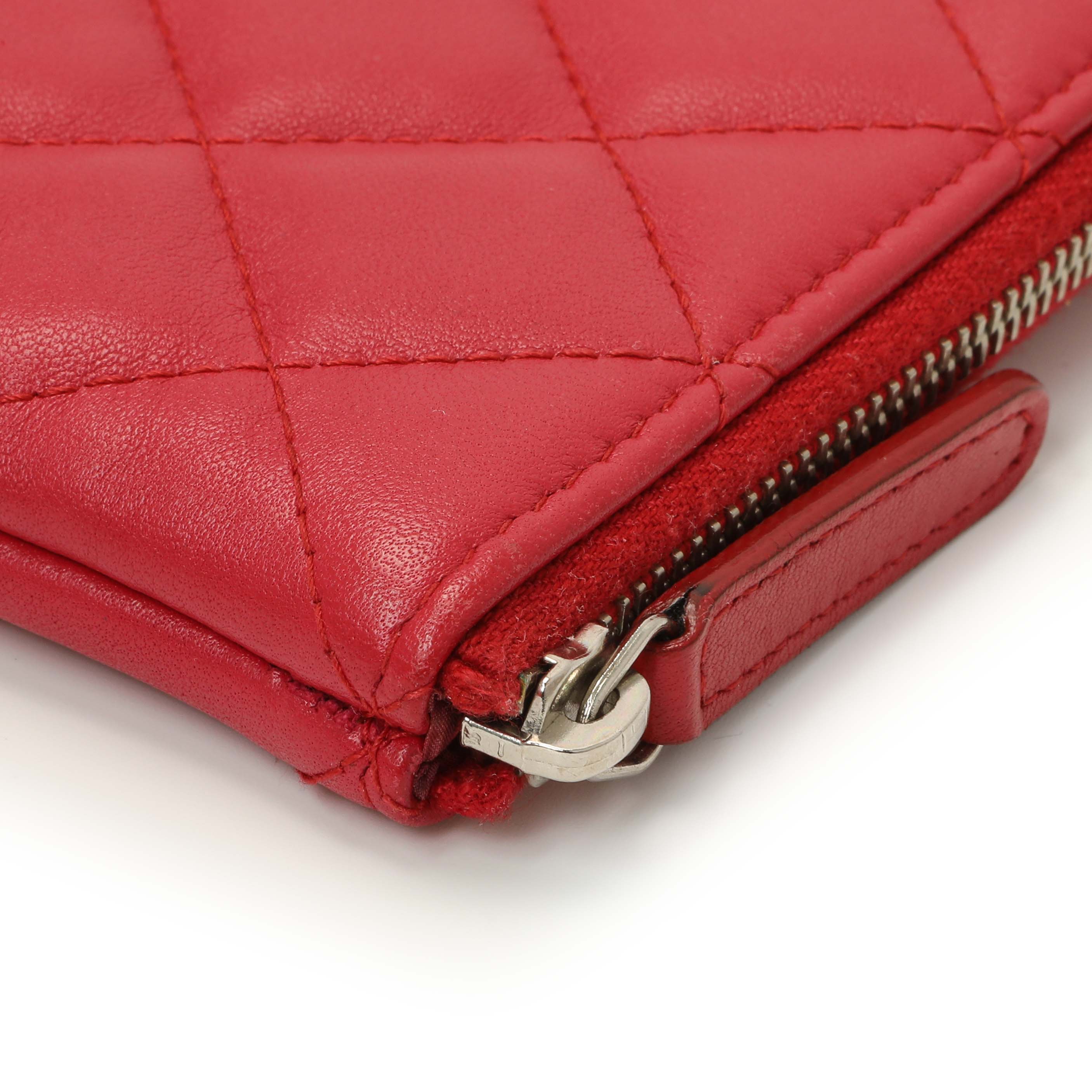 Chanel Pink Quilted Lambskin Medium Cosmetic Case - Image 8