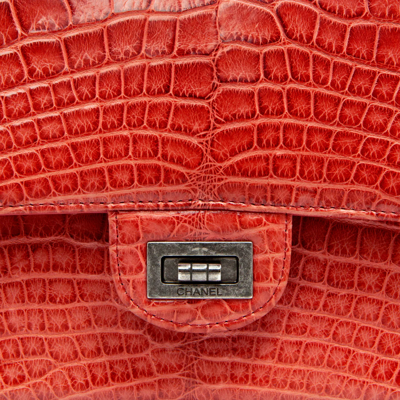 Chanel  Red Alligator Reissue 2.55 Double Flap 226 - Image 10