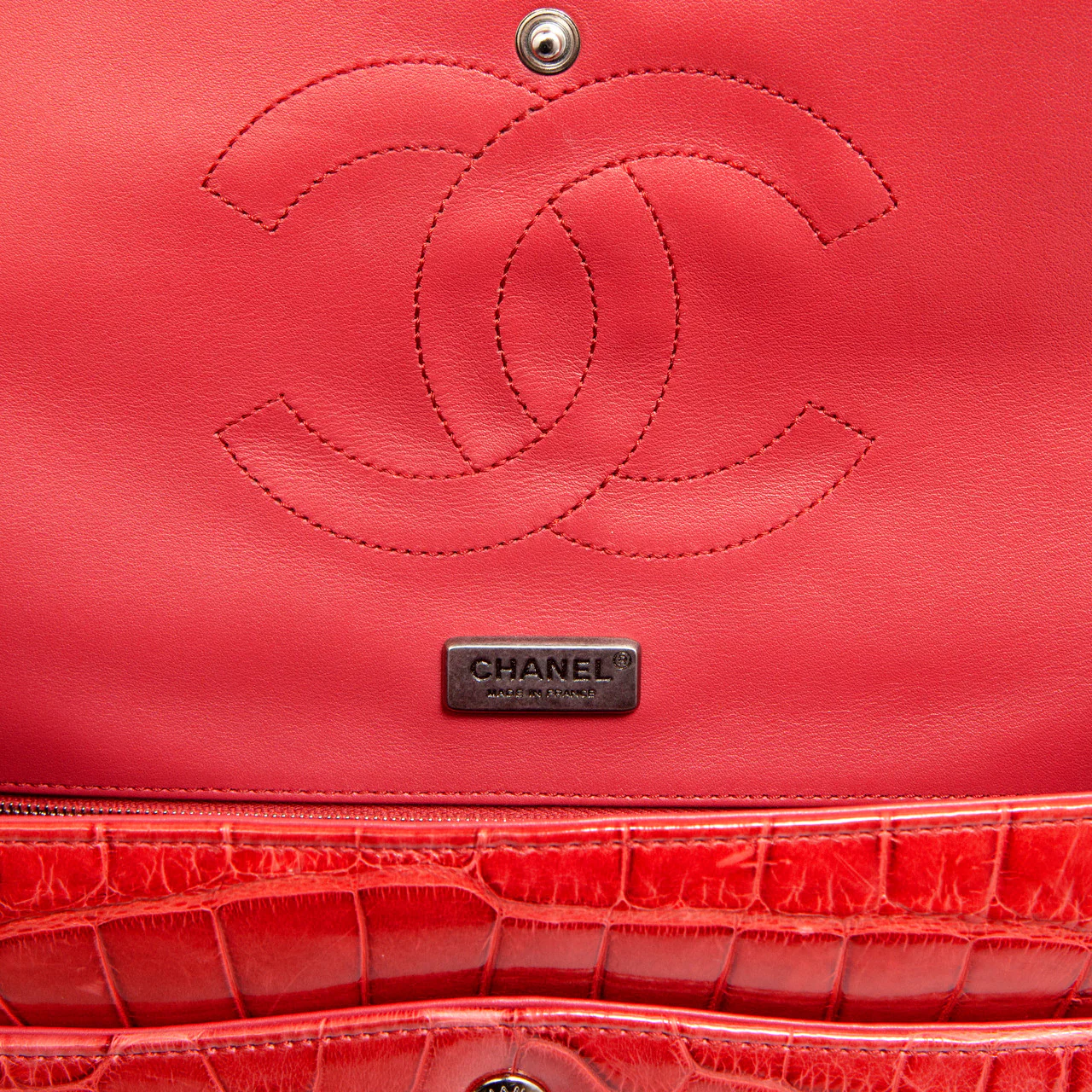 Chanel  Red Alligator Reissue 2.55 Double Flap 226 - Image 11