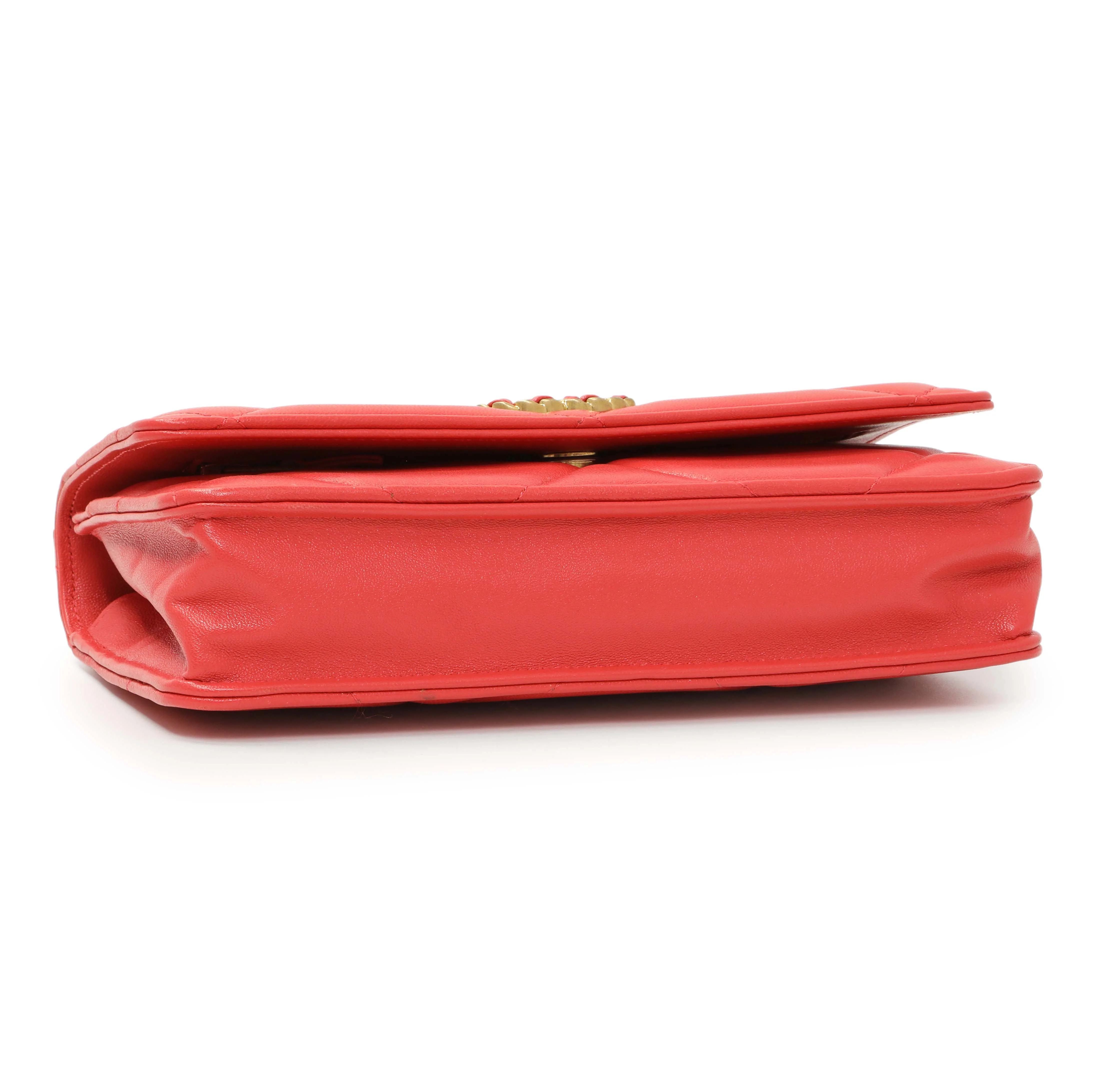 Chanel Red Lambskin Quilted Chanel 19 Wallet On Chain - Image 4