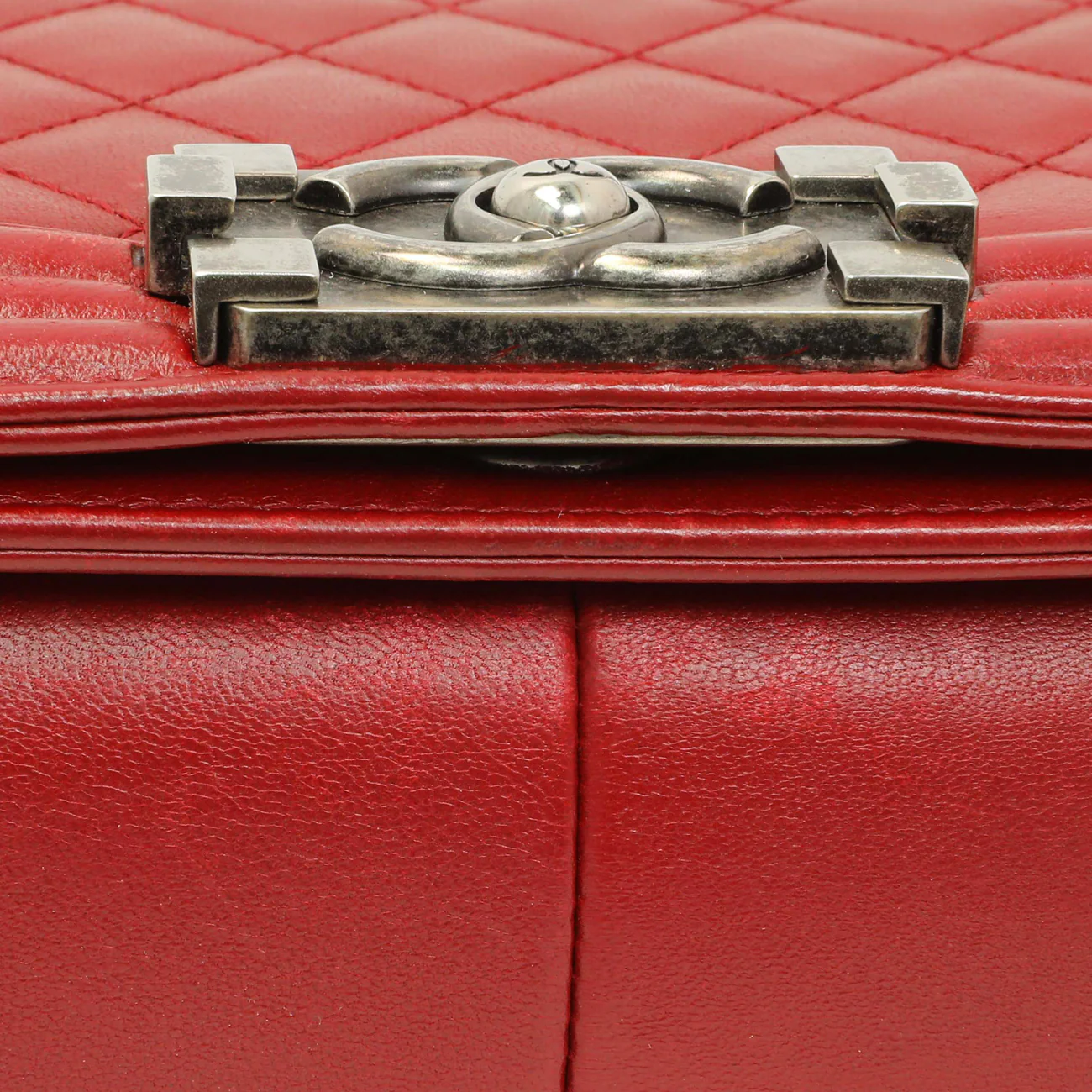 Chanel Red Quilted Calfskin Medium Boy Flap - Image 12