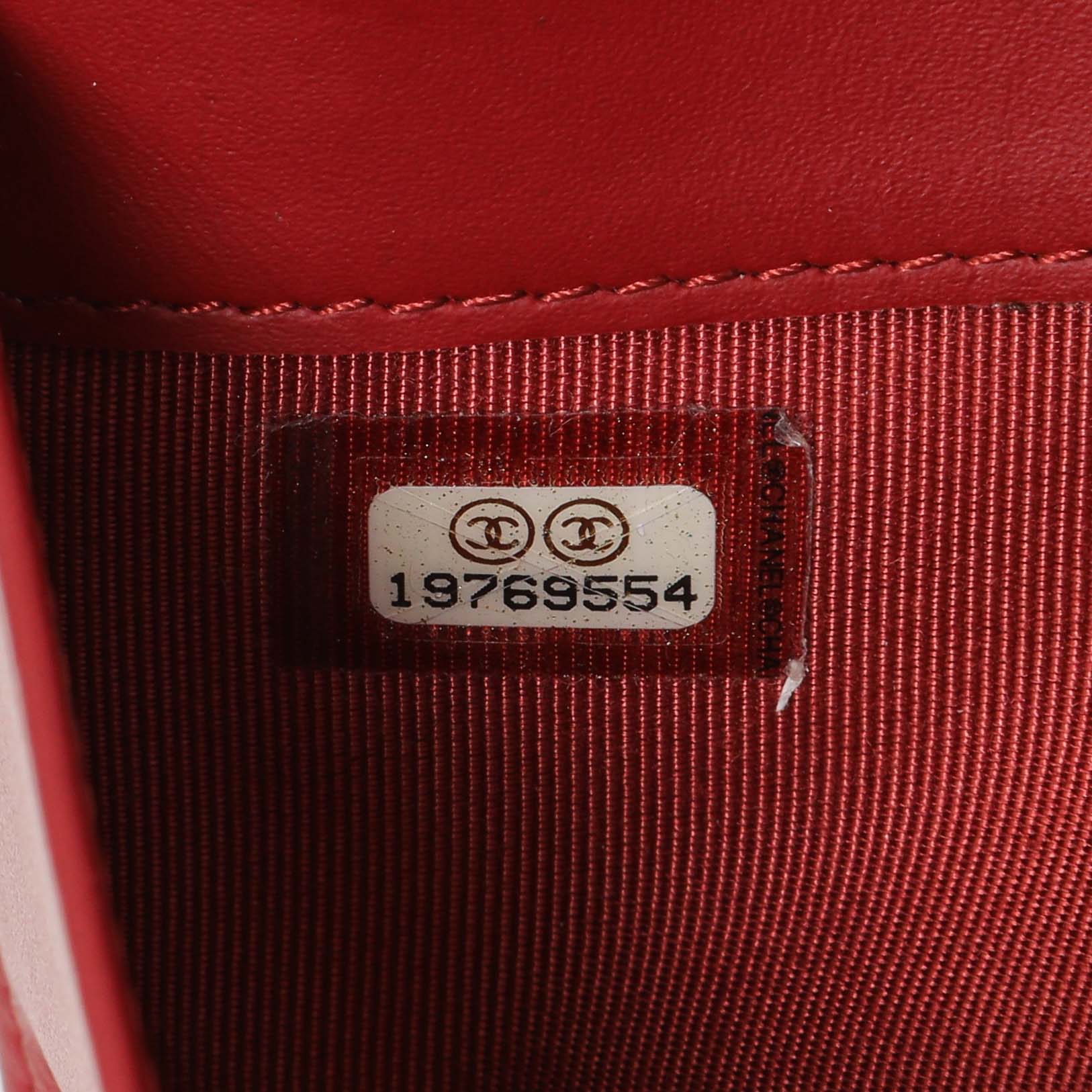 Chanel Red Quilted Caviar Yen Wallet - Image 15
