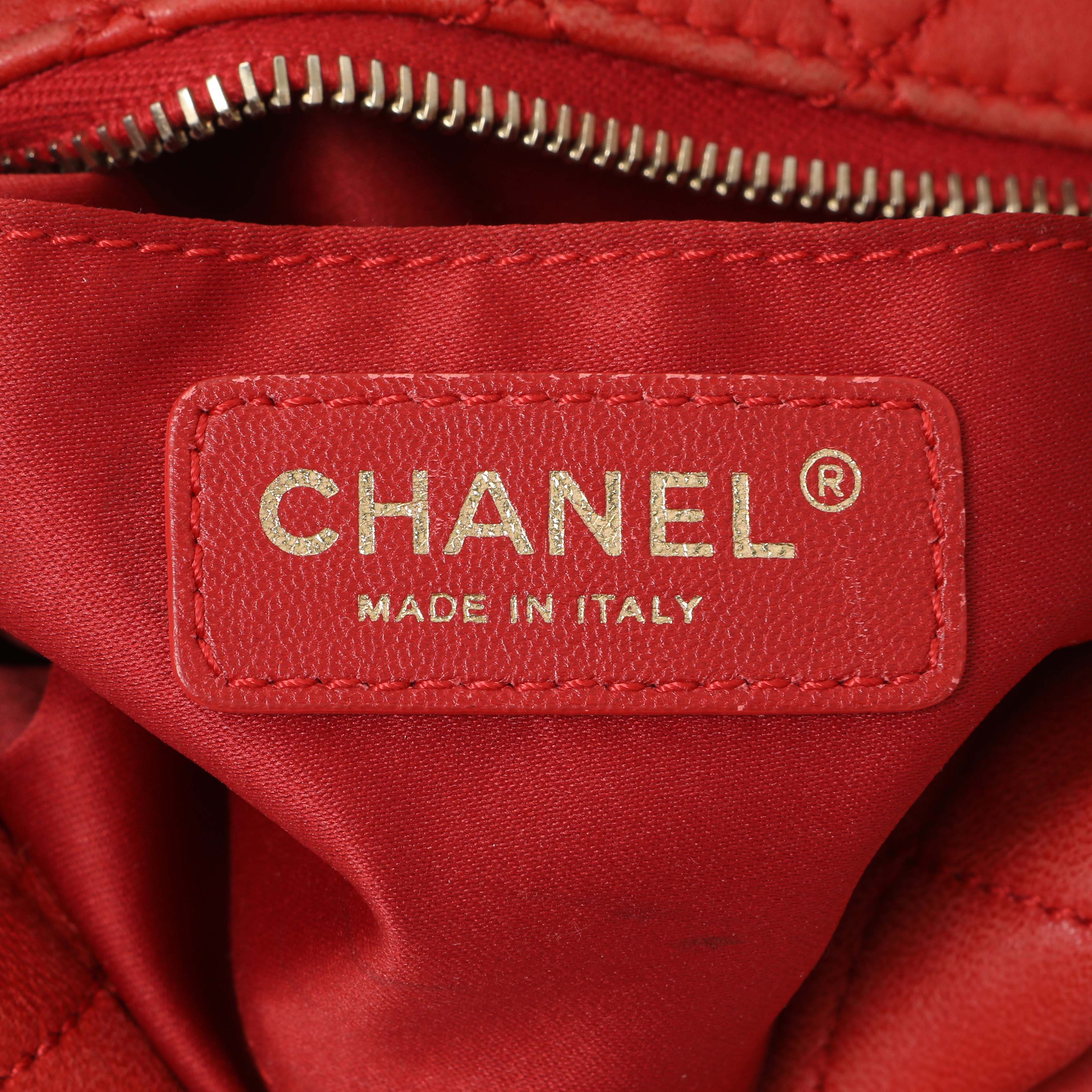 Chanel Red Quilted Lambskin Small Hobo - Image 10