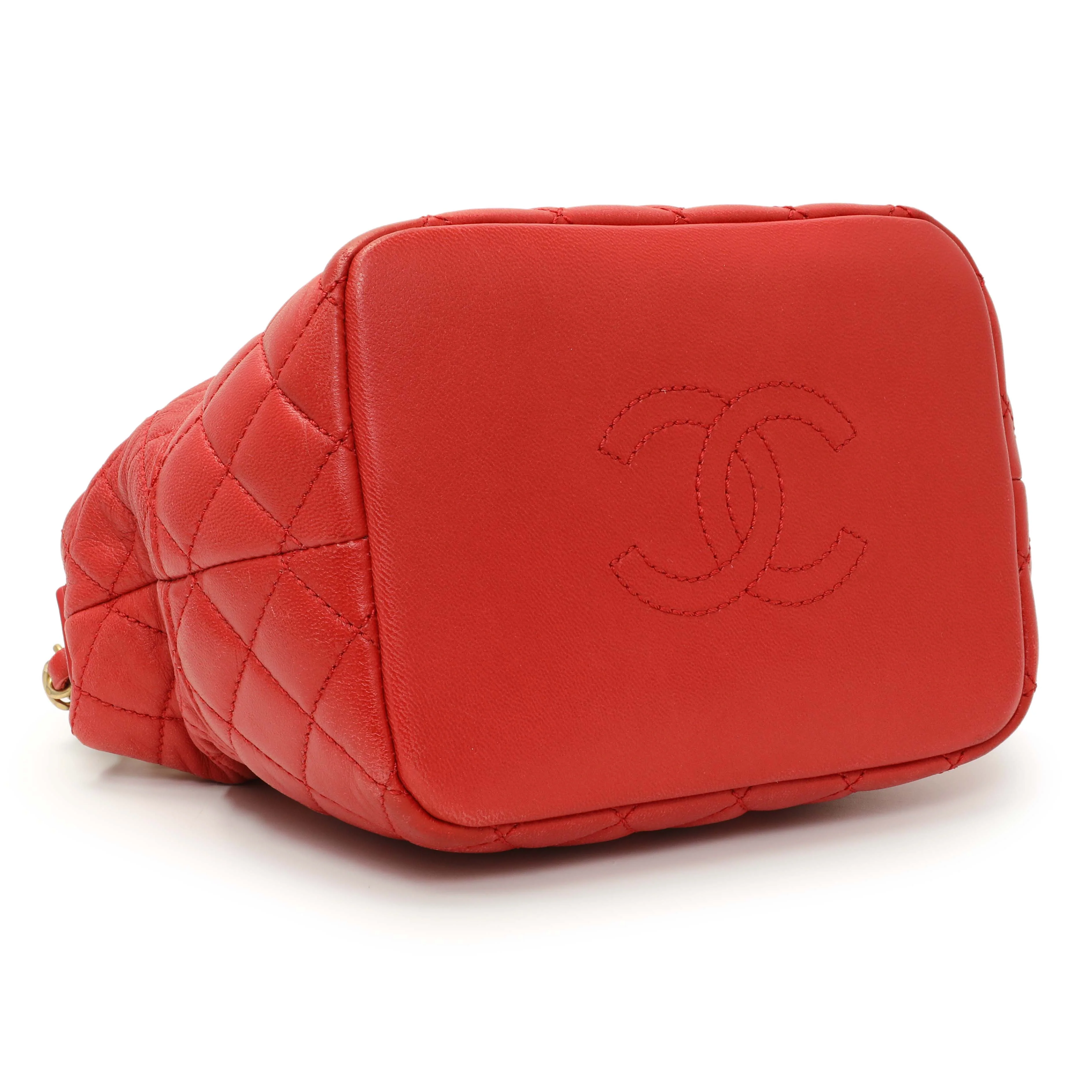 Chanel Red Quilted Lambskin Small Hobo - Image 4