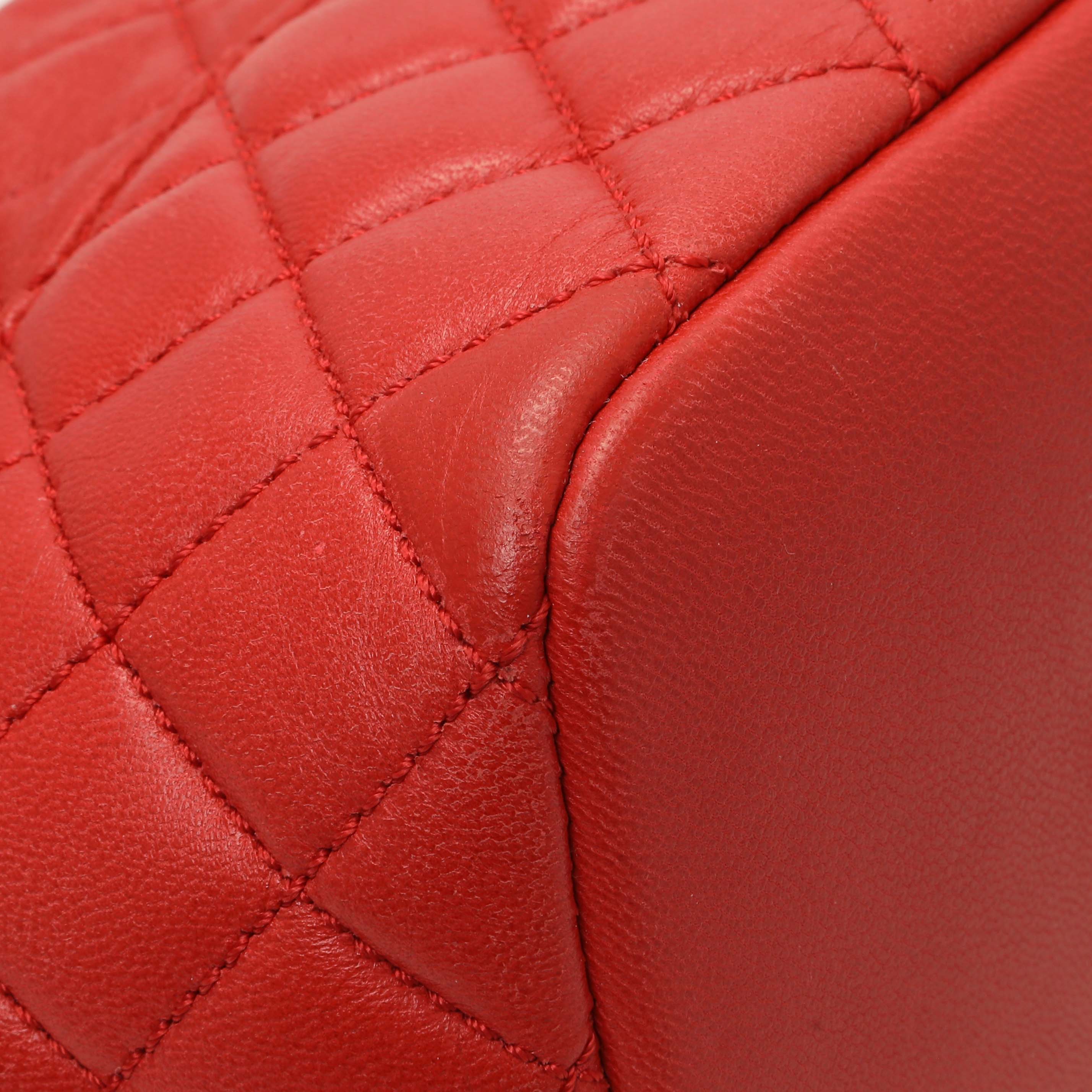 Chanel Red Quilted Lambskin Small Hobo - Image 5