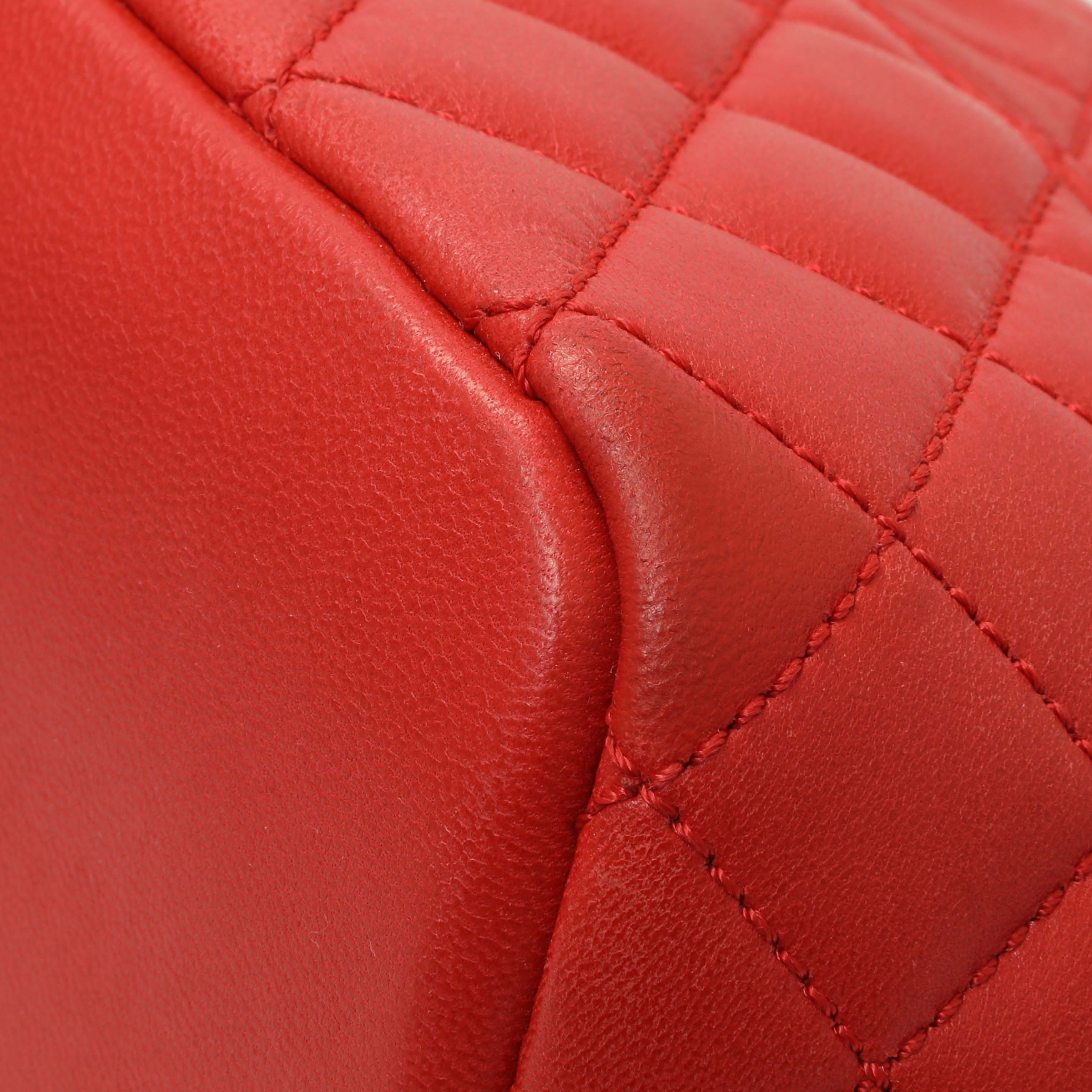Chanel Red Quilted Lambskin Small Hobo - Image 6