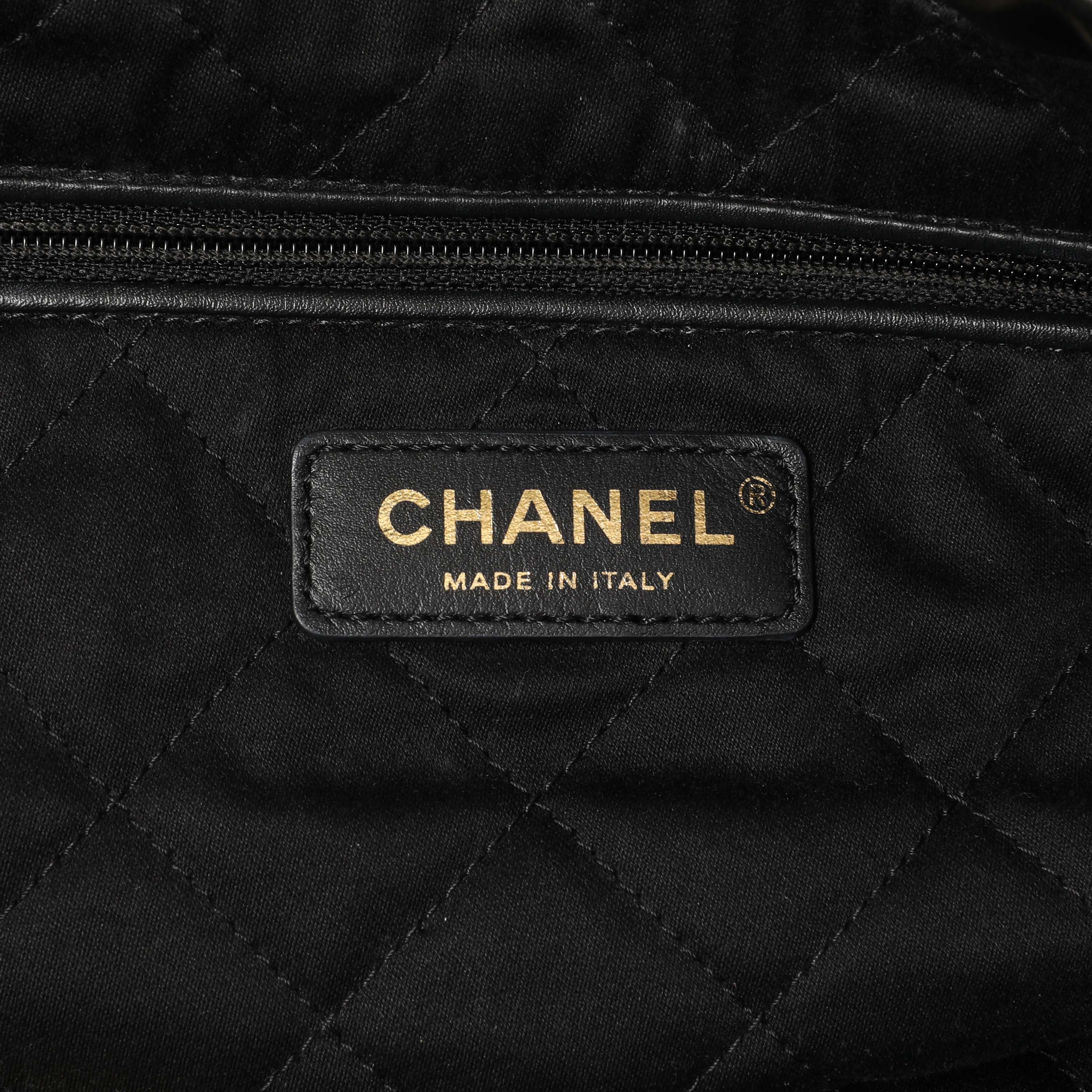 Chanel Shiny Black Quilted Shiny Calfskin Large Chanel 22 - Image 9