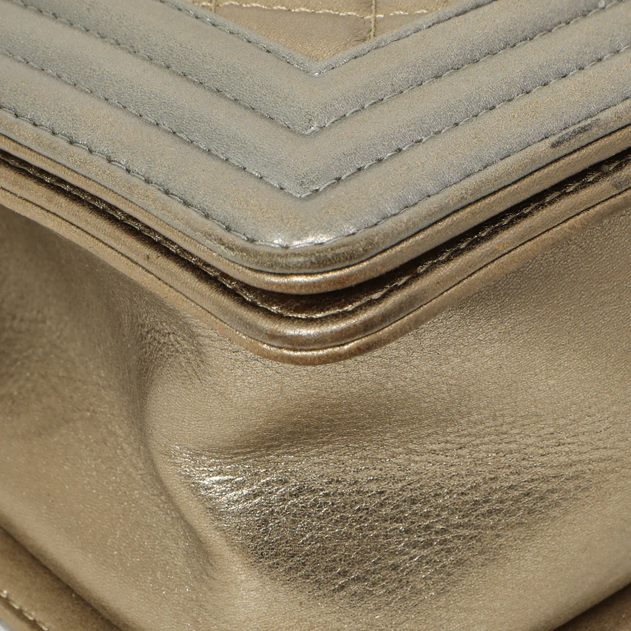 Chanel Silver Gold Quilted Calfskin Medium Boy Bag - Image 4