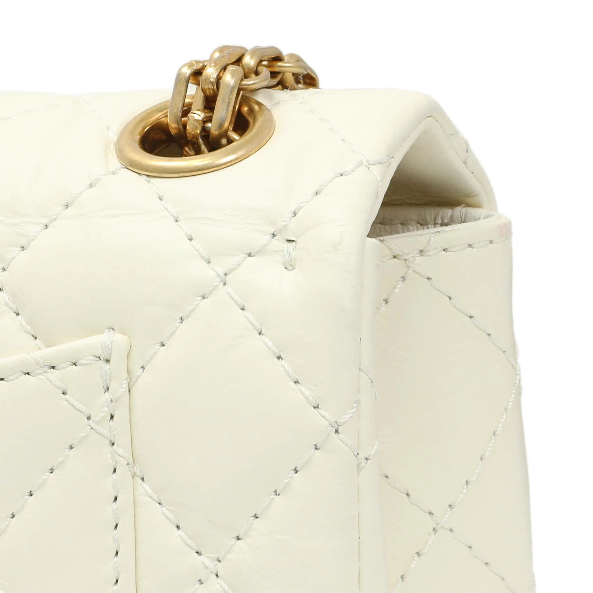 Chanel White Quilted Aged Calfskin 2.55 Reissue Flap 224 - Image 7