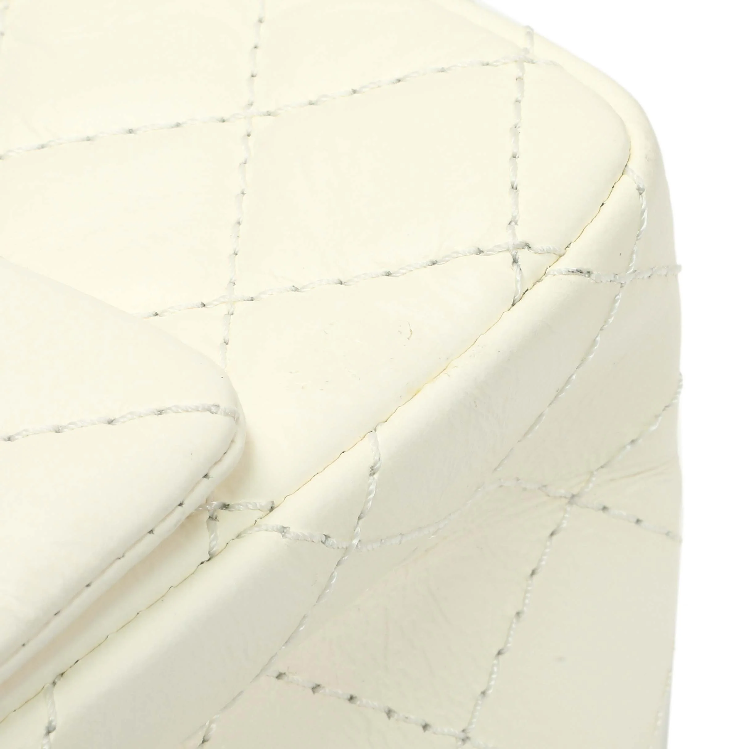 Chanel White Quilted Aged Calfskin 2.55 Reissue Flap 224 - Image 8