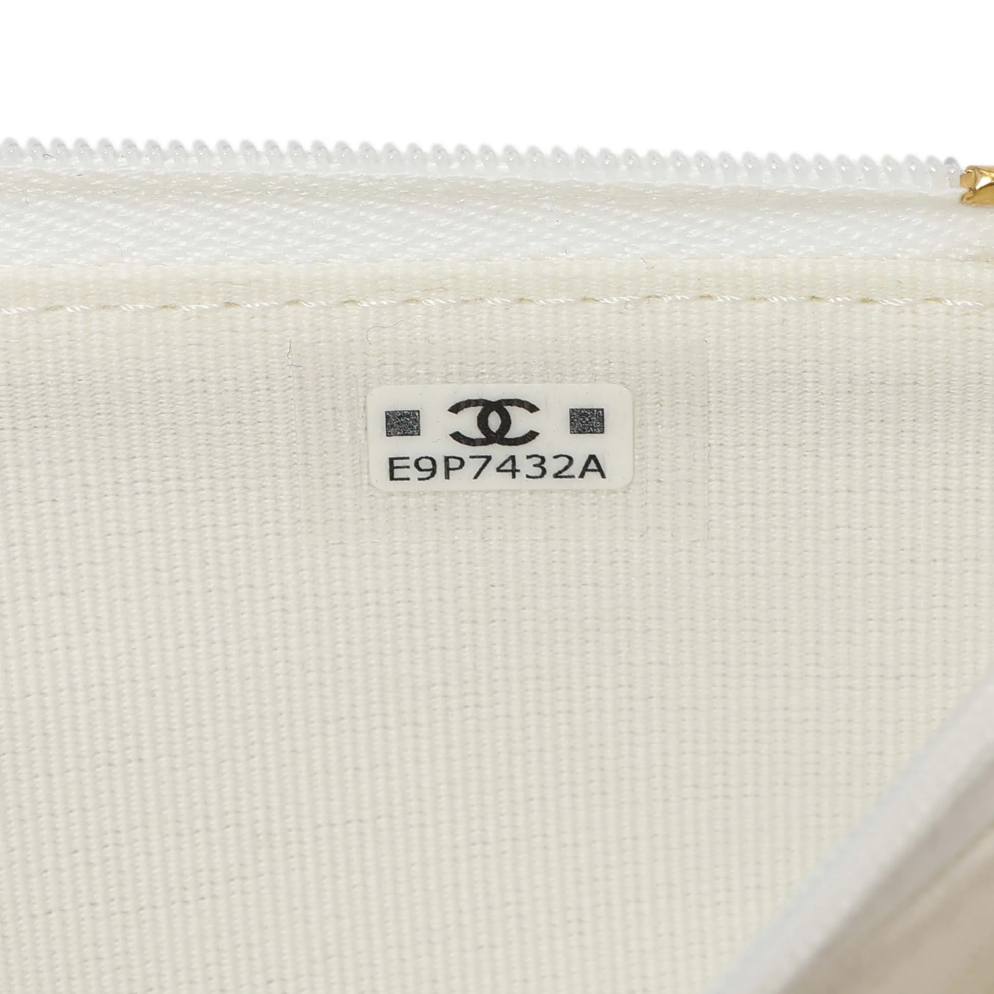 Chanel White Quilted Caviar Camellia Chain Flap - Image 11