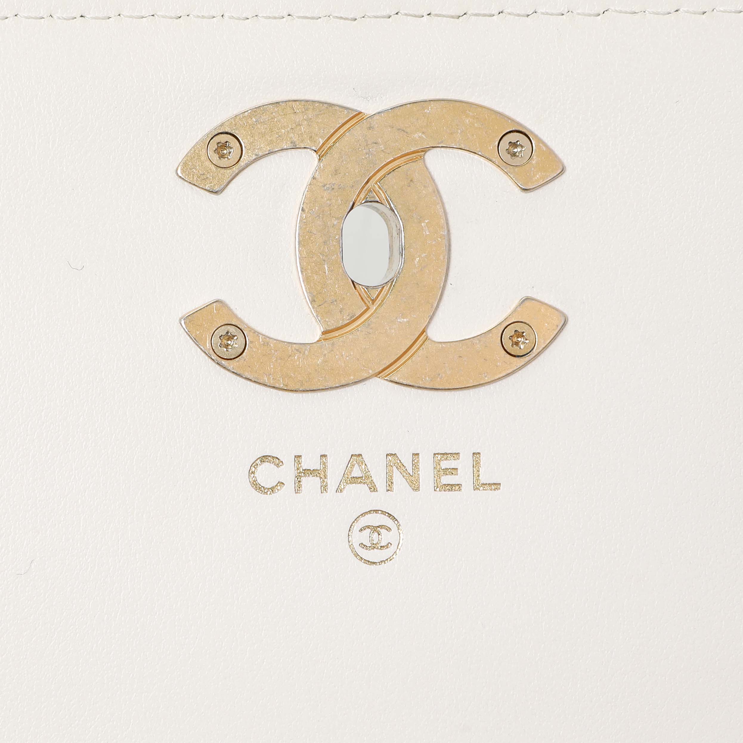 Chanel White Quilted Caviar Camellia Chain Flap - Image 9