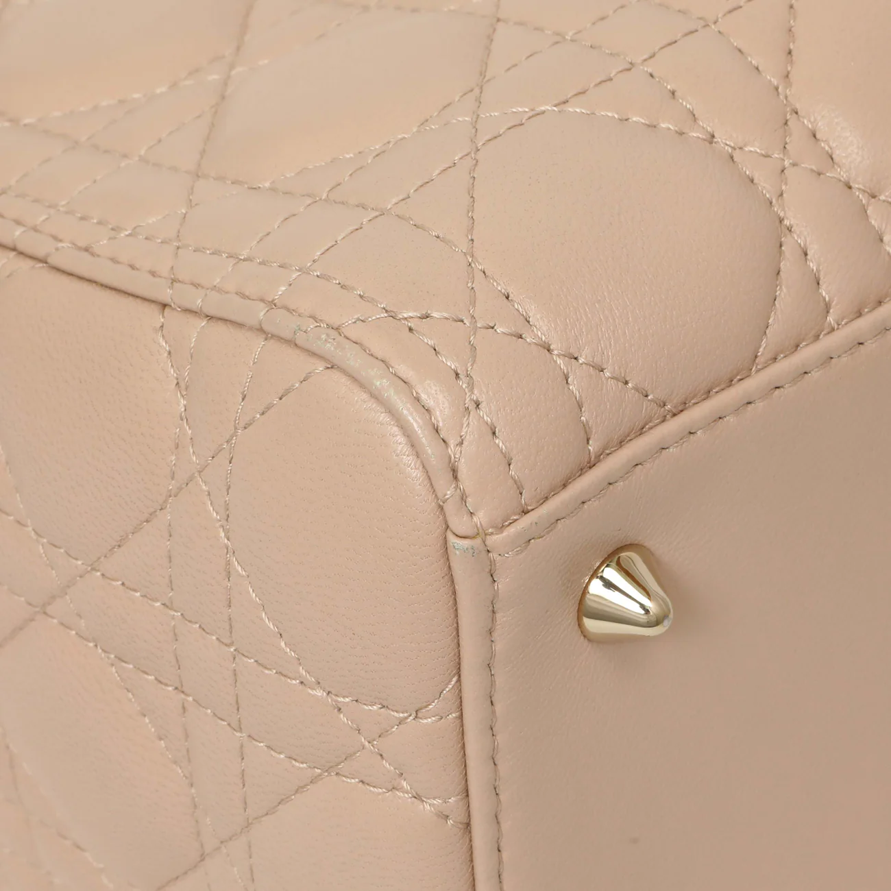 Christian Dior Light Pink Lambskin Cannage Medium Lady Dior - Image 4